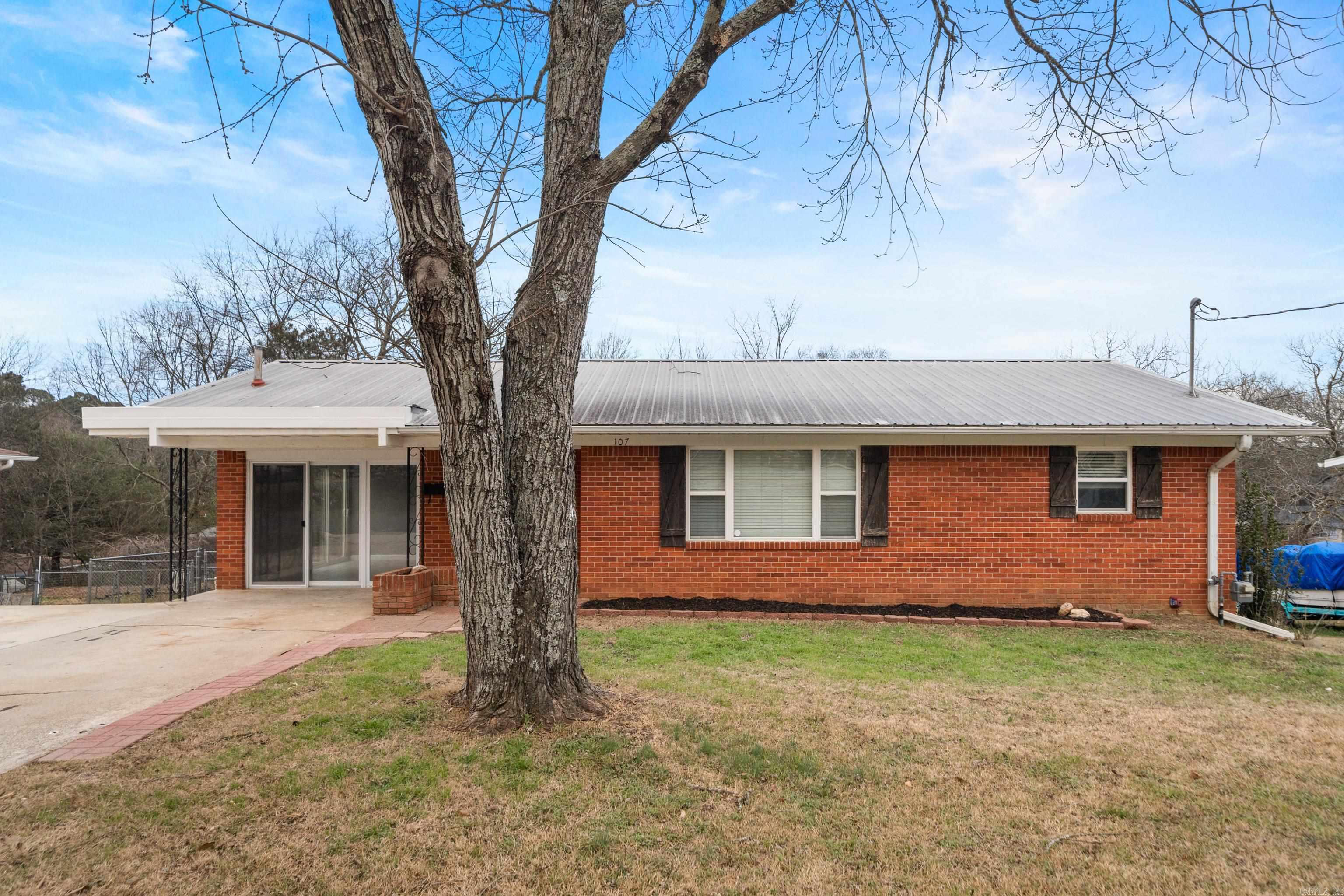107 Andover Street Property Photo 1