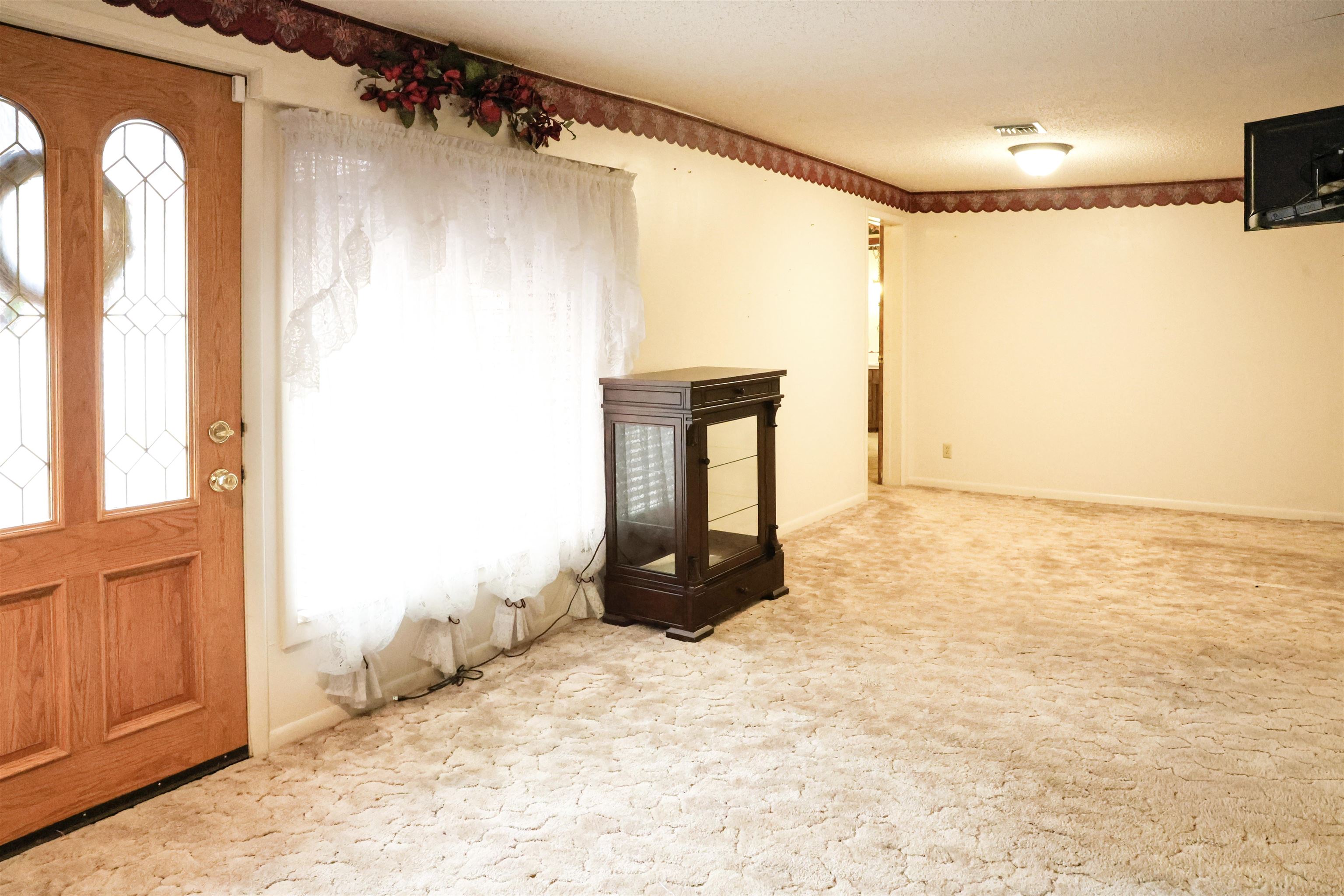 382 Riverview Drive Property Photo 8