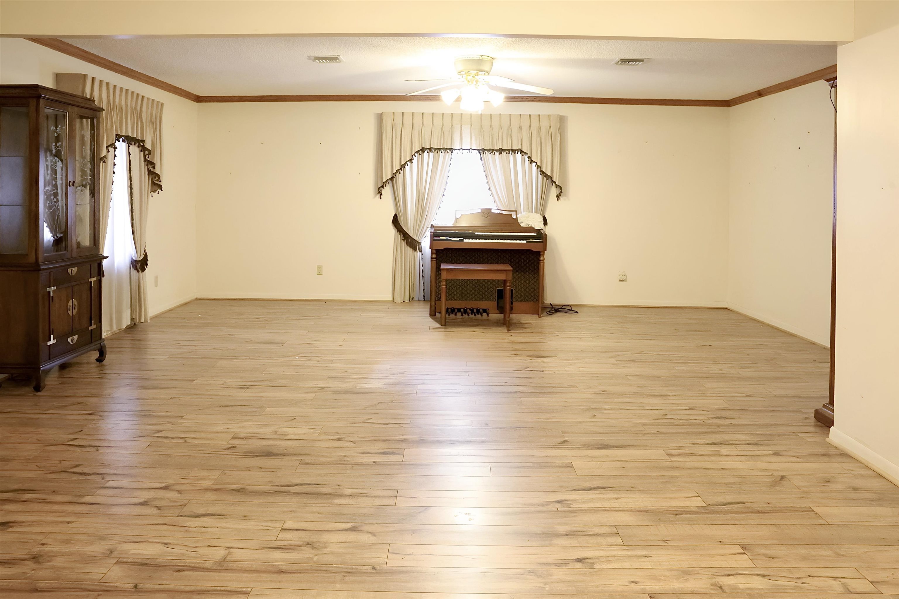 382 Riverview Drive Property Photo 10
