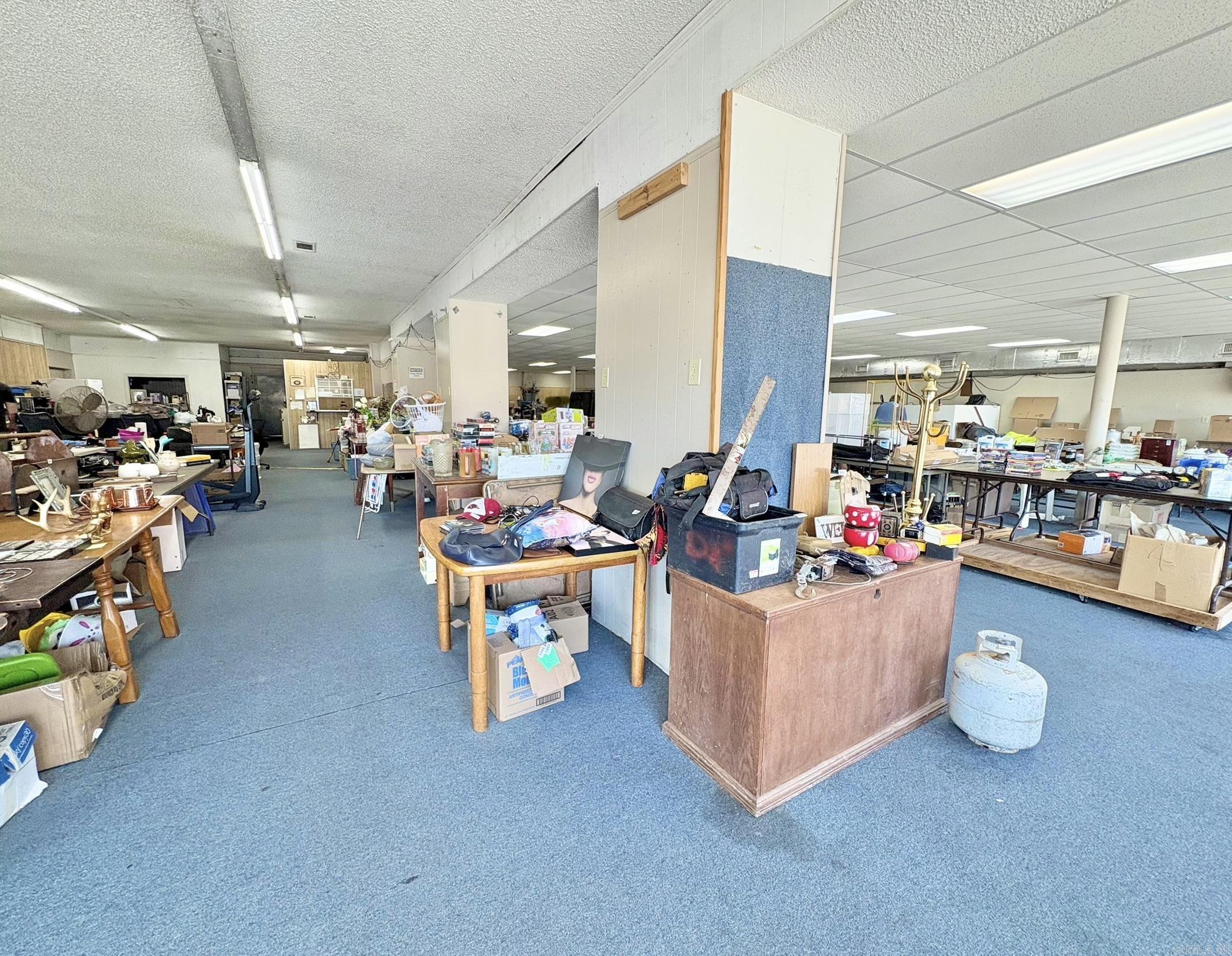 105 E Center Street Property Photo 8