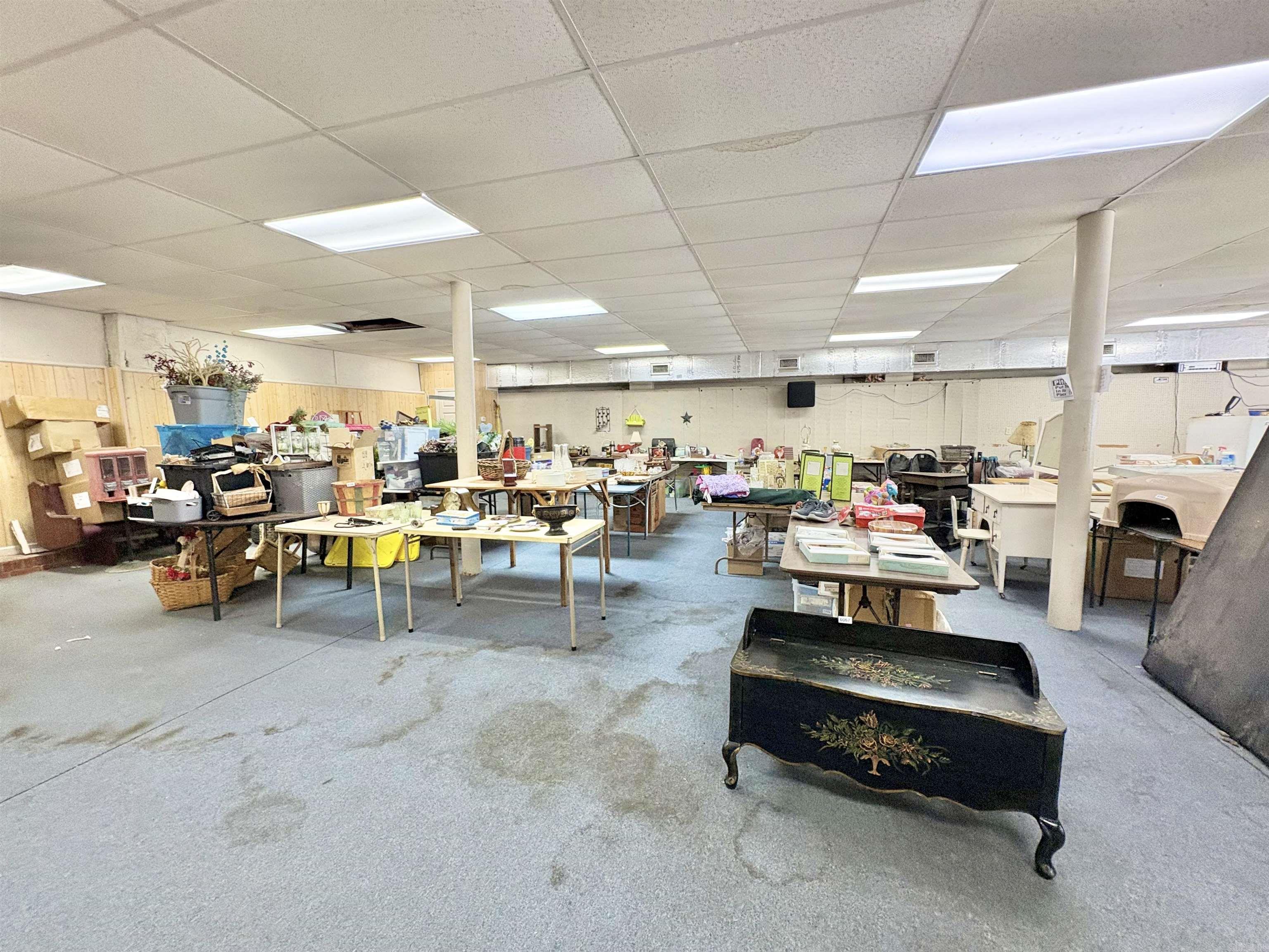 105 E Center Street Property Photo 10