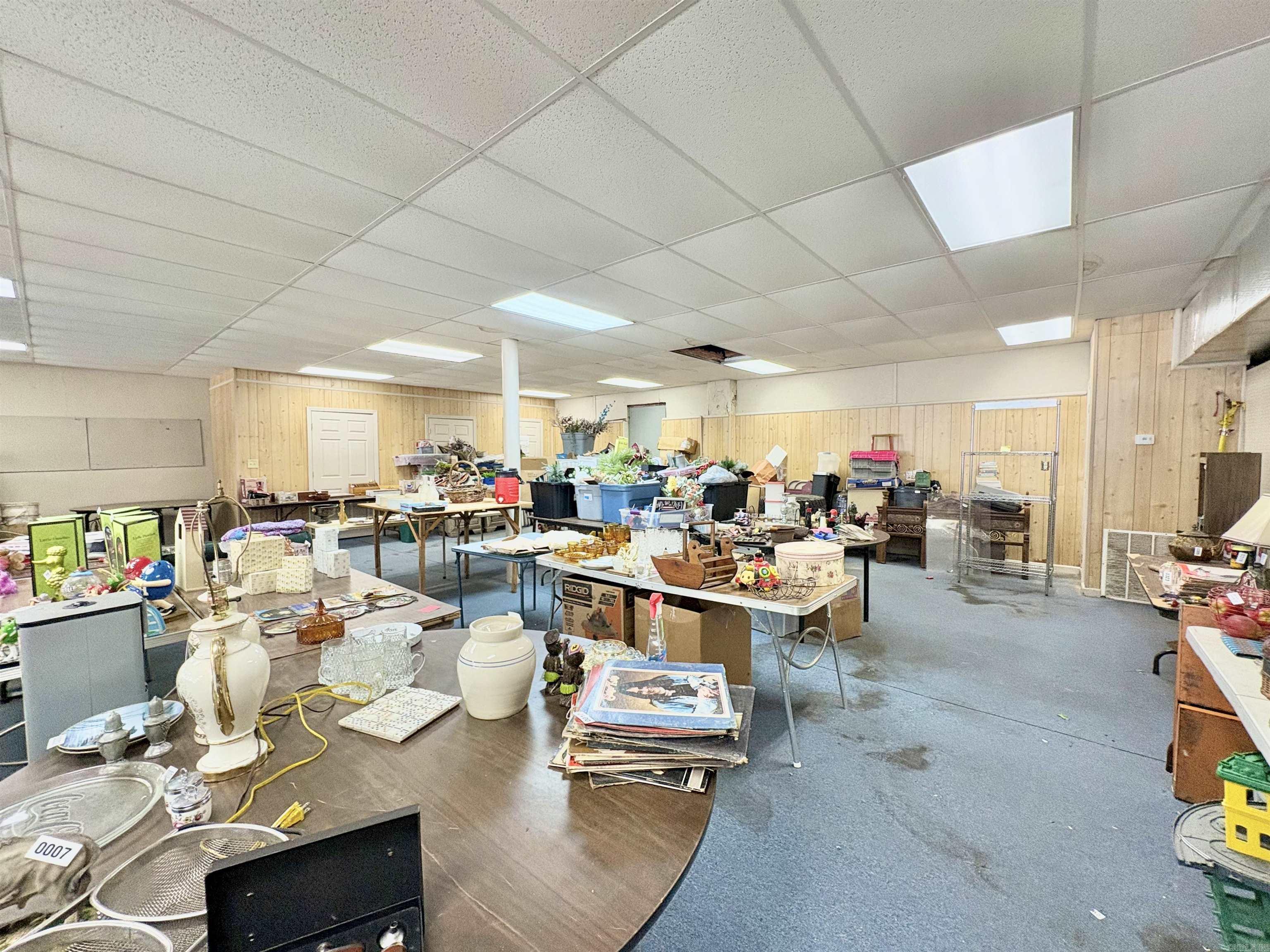 105 E Center Street Property Photo 11