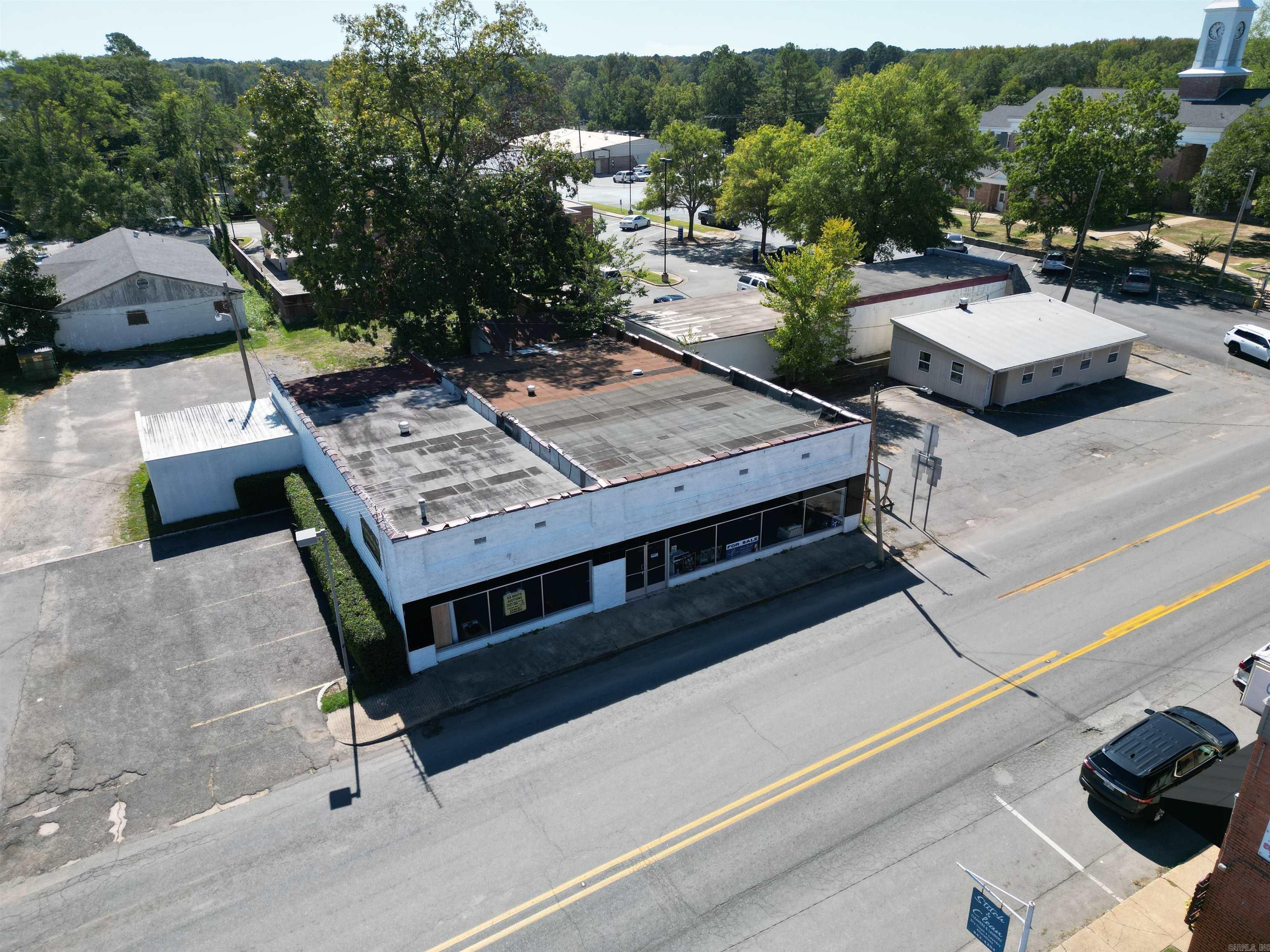 105 E Center Street Property Photo 14