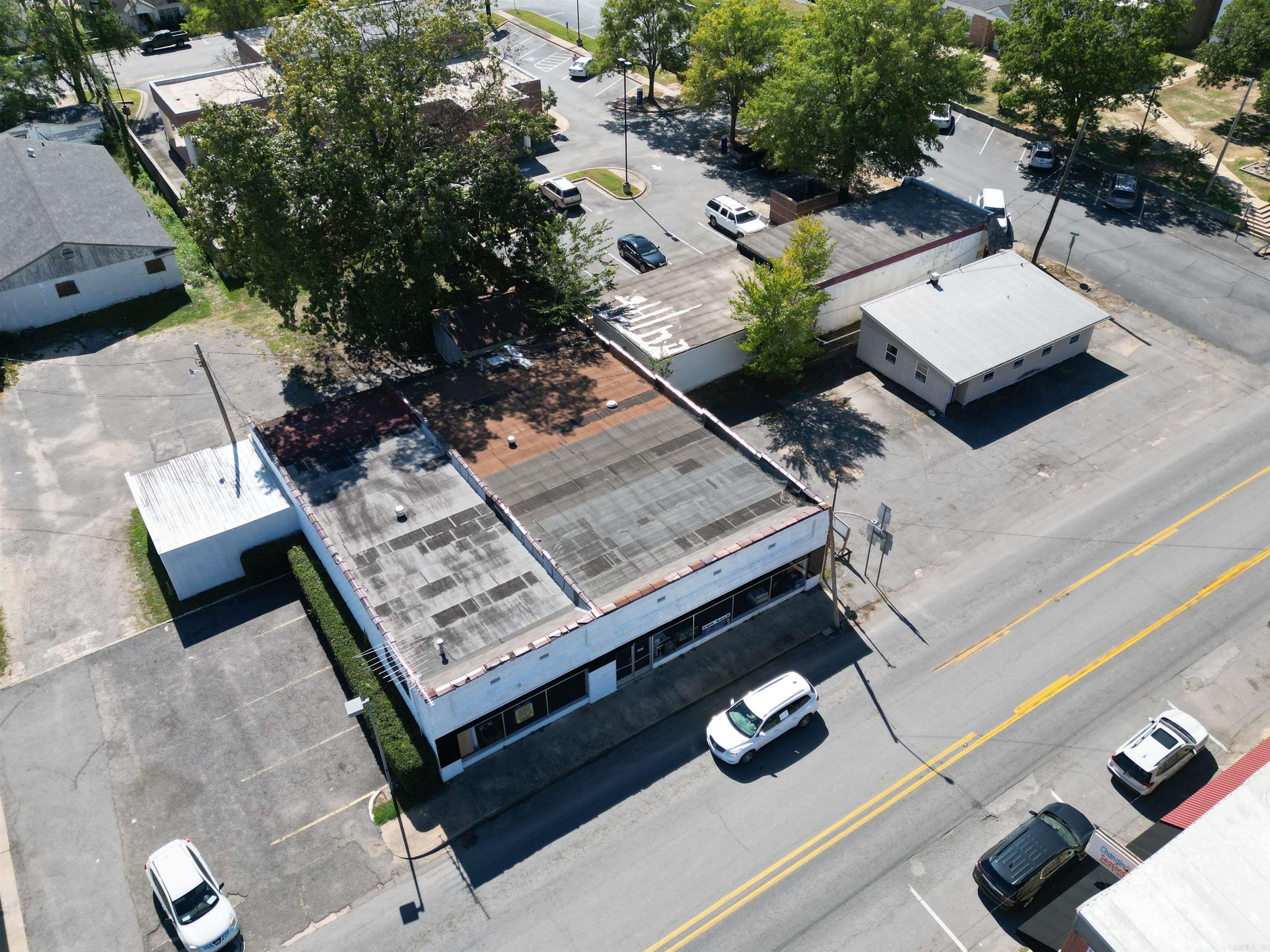 105 E Center Street Property Photo 15