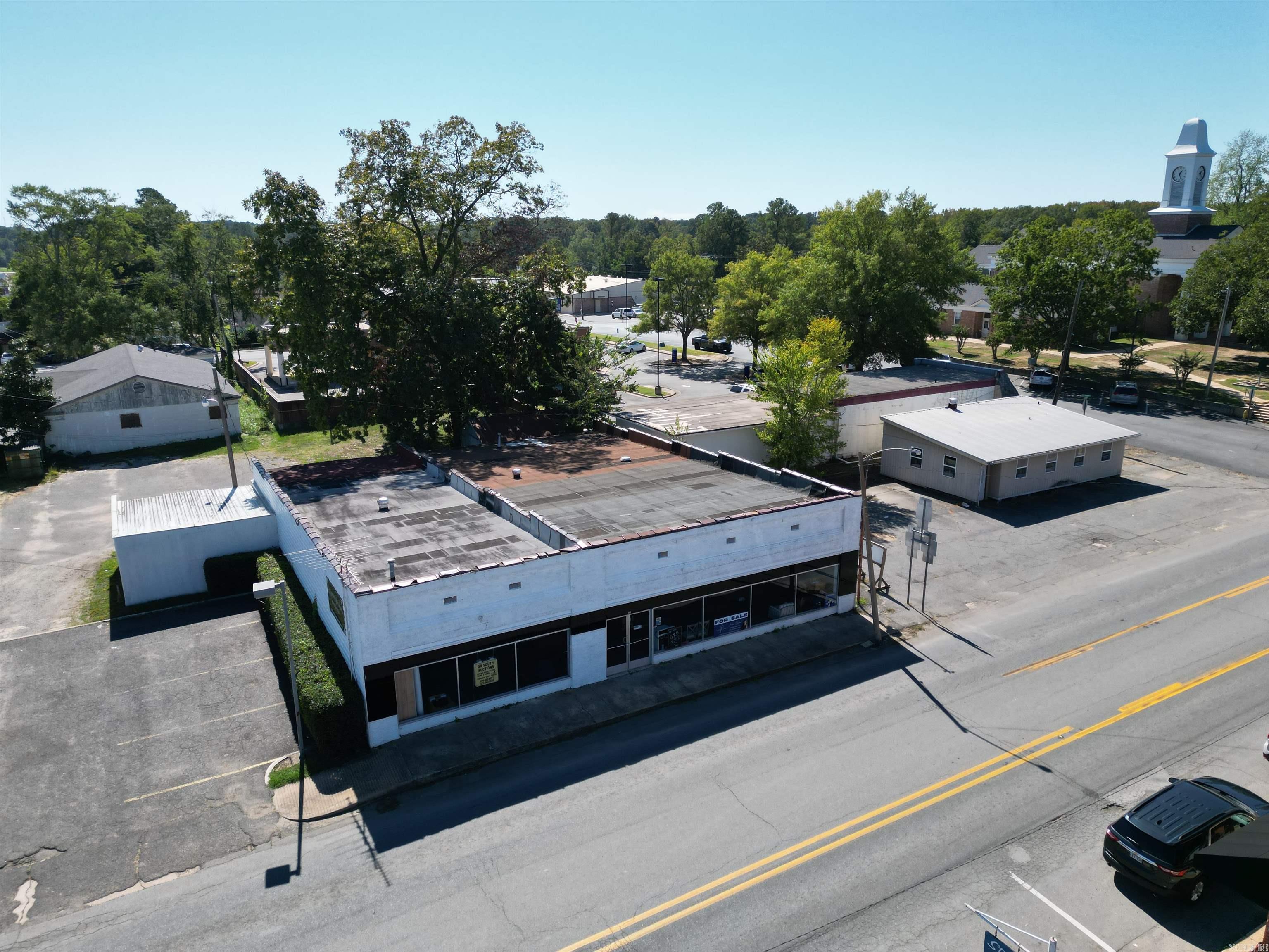 105 E Center Street Property Photo 17
