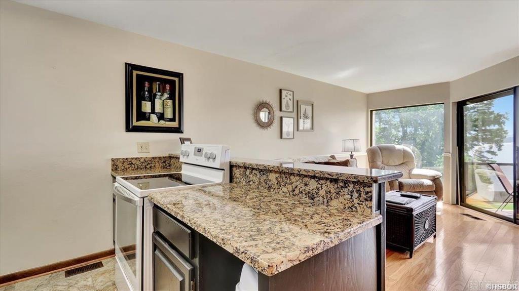 270 Lake Hamilton Drive D6 Property Photo 10