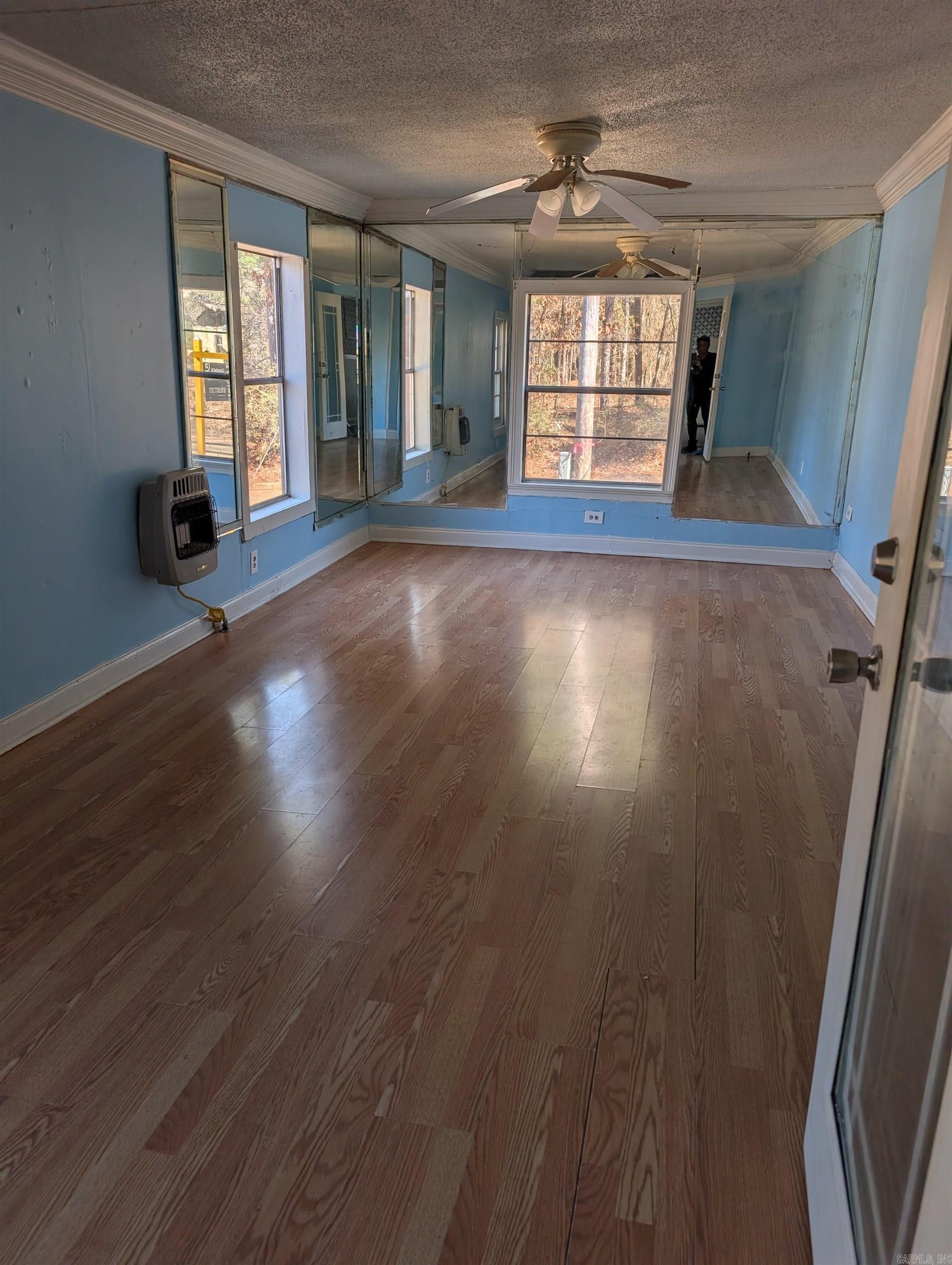 604 Sycamore Ave. Property Photo 2