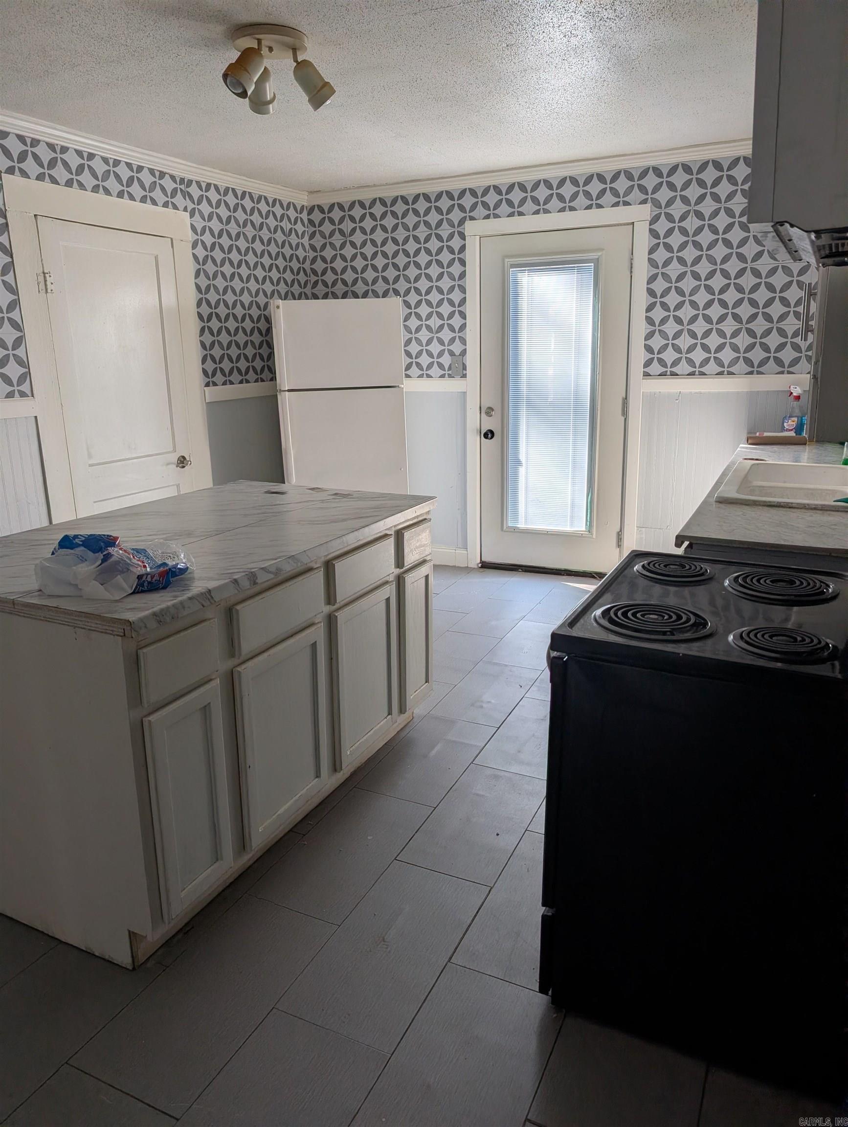 604 Sycamore Ave. Property Photo 4