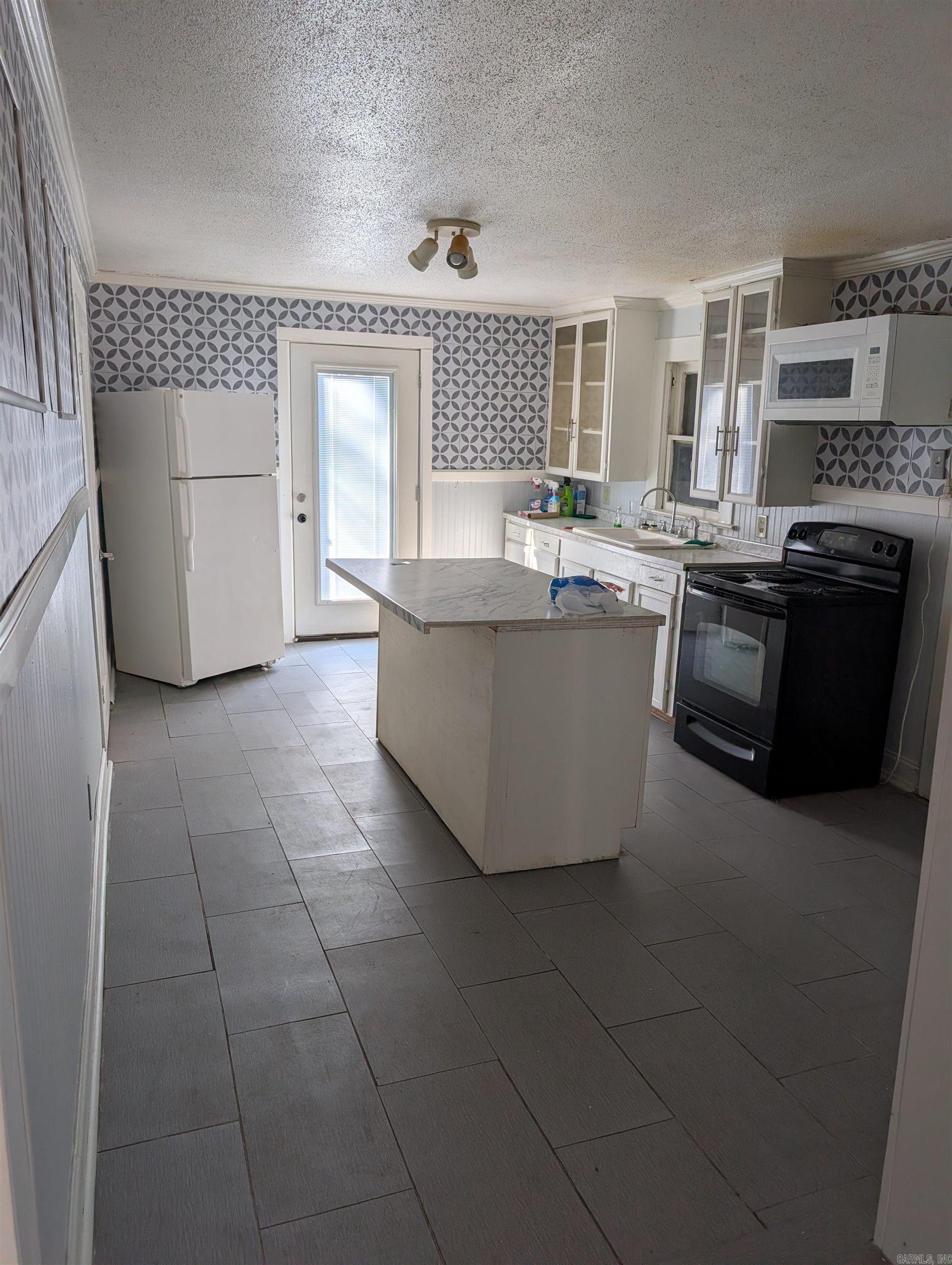 604 Sycamore Ave. Property Photo 11