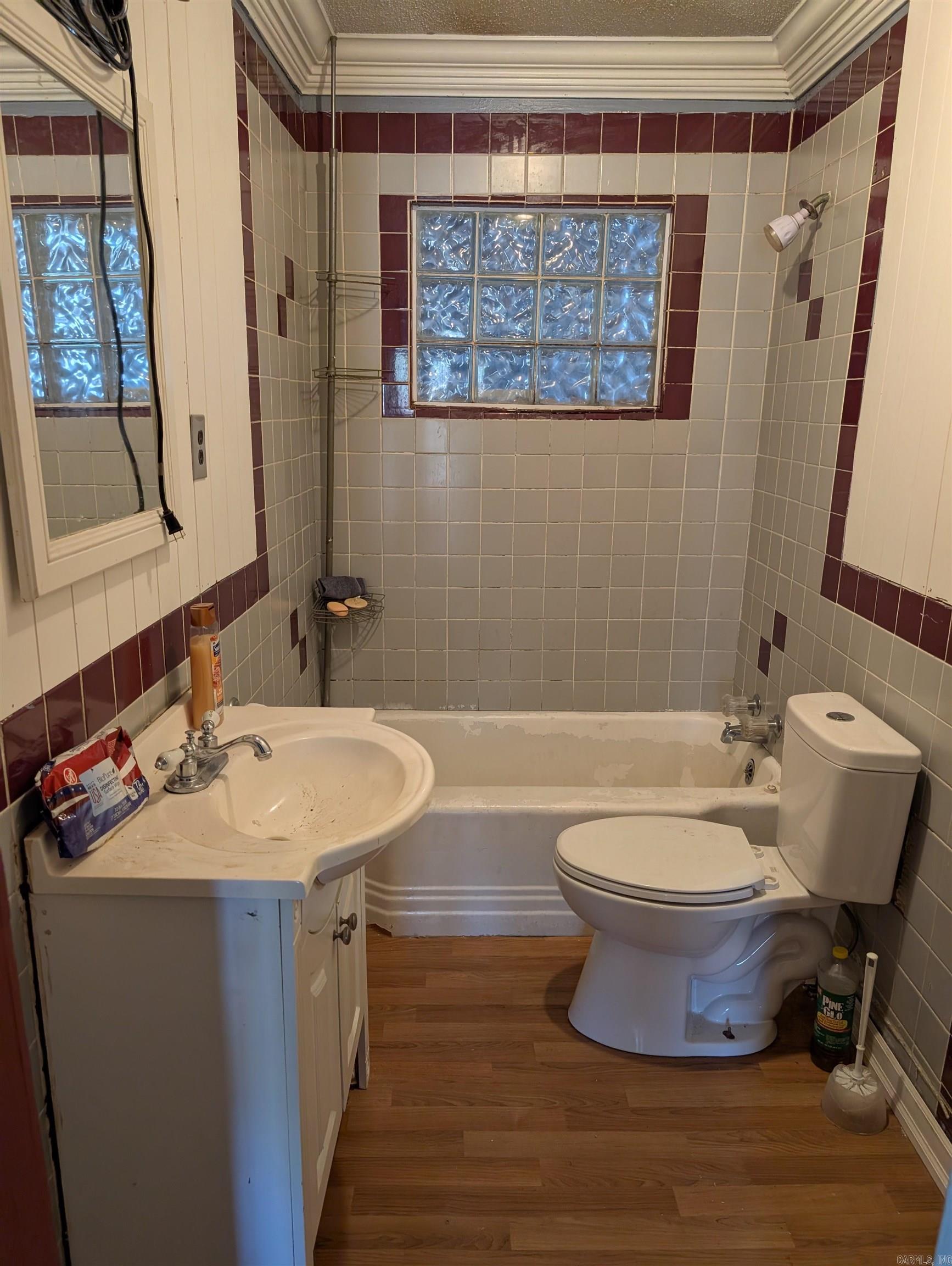 604 Sycamore Ave. Property Photo 12