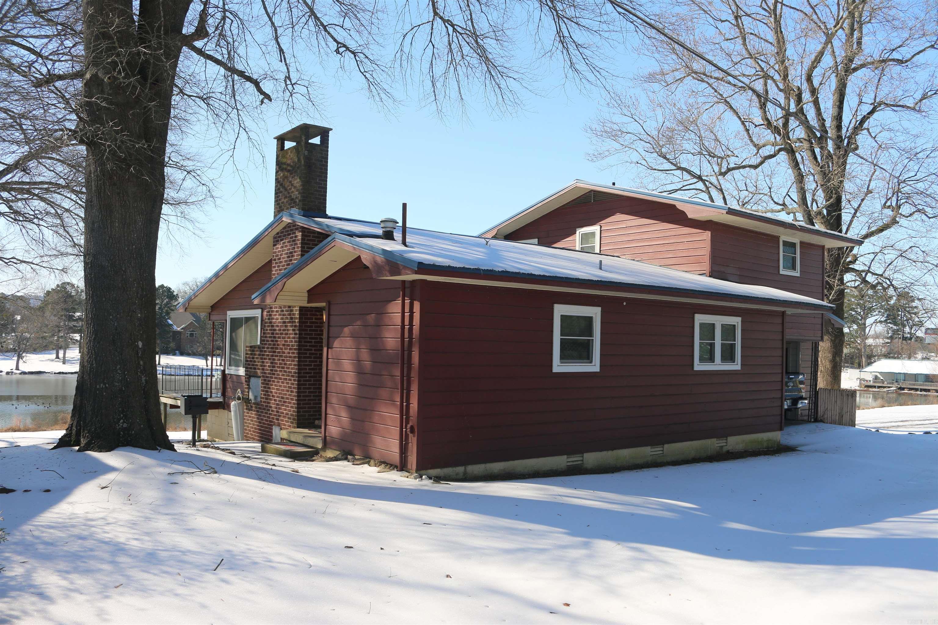 1013 Lakeside Drive Property Photo 3