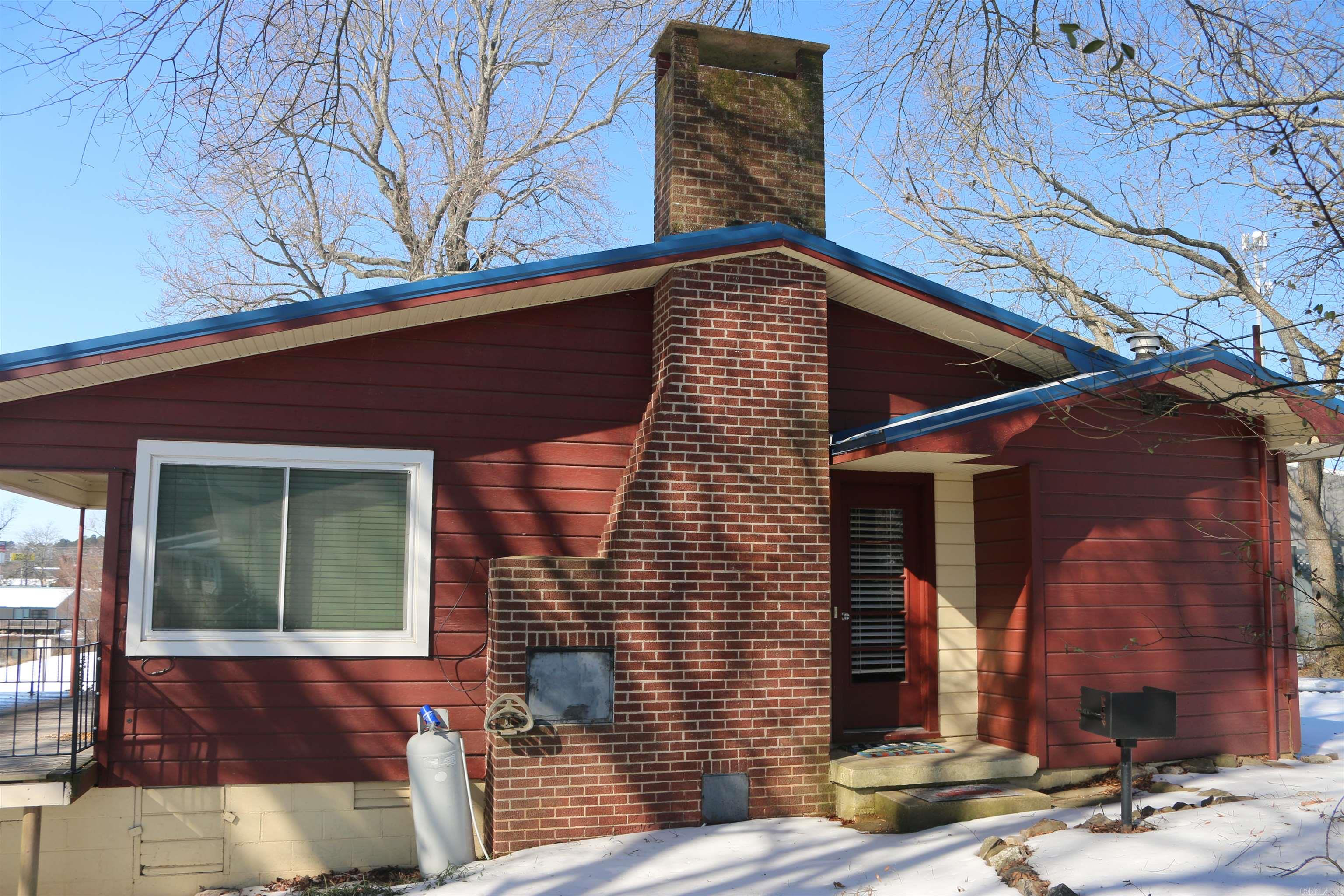 1013 Lakeside Drive Property Photo 6
