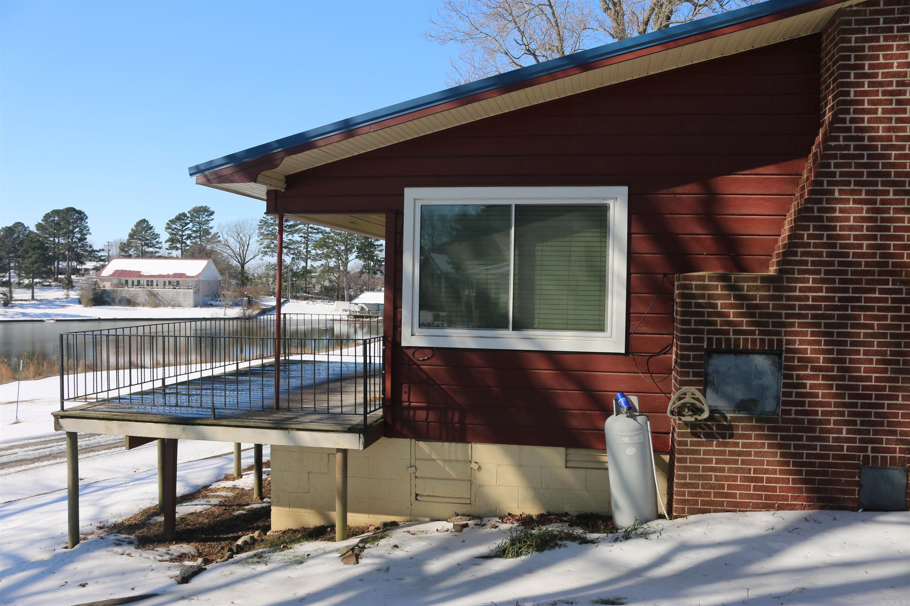 1013 Lakeside Drive Property Photo 7