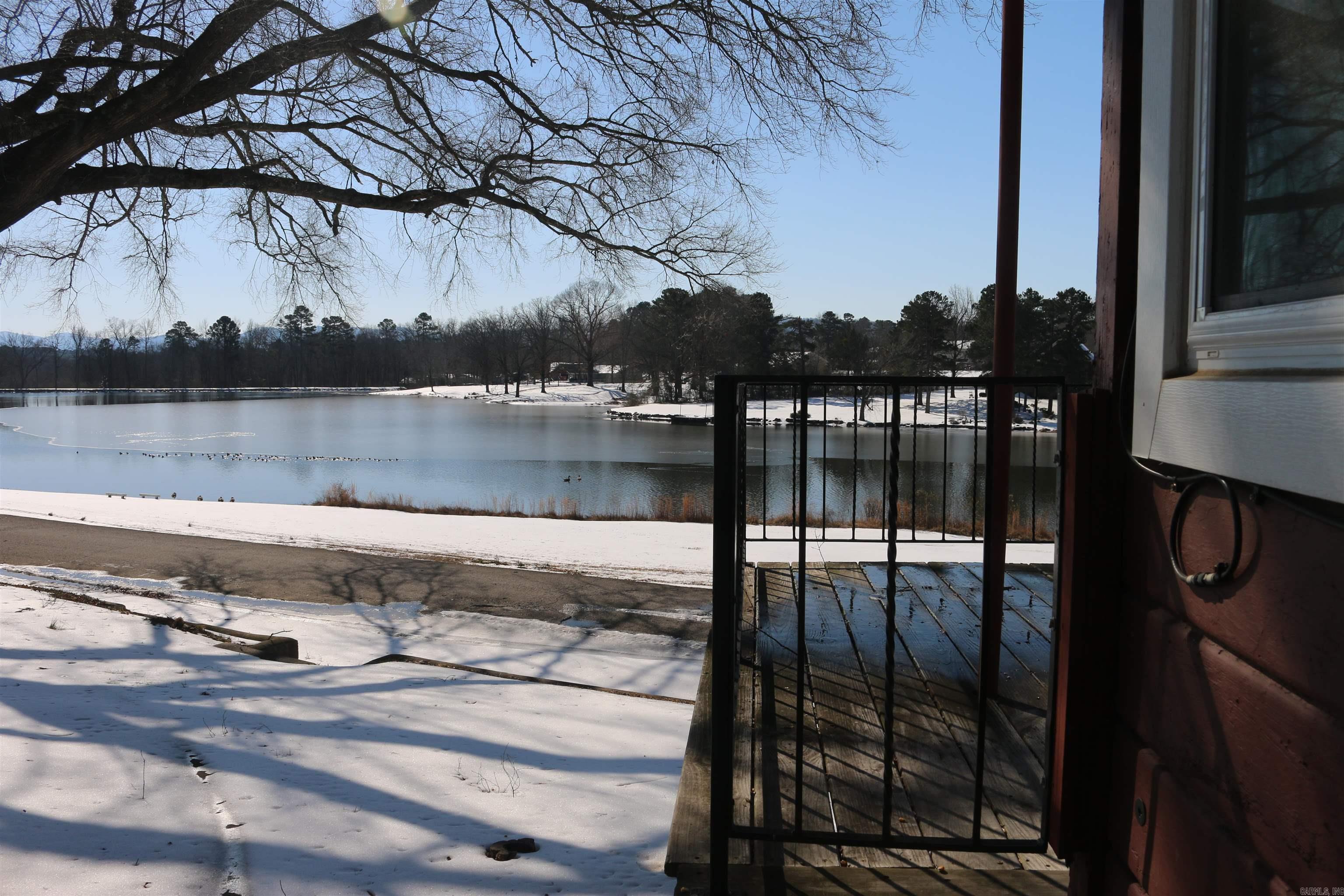 1013 Lakeside Drive Property Photo 8