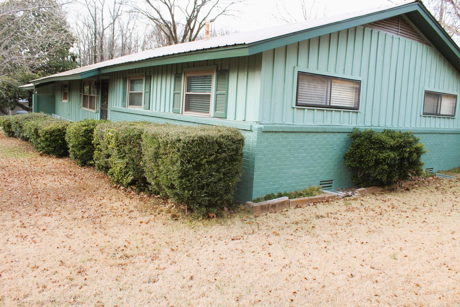 124 Valley Drive Property Photo 3