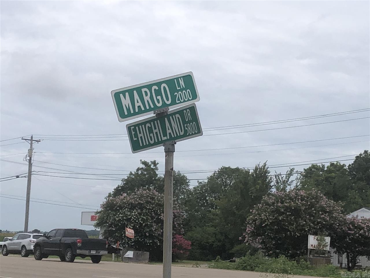 2001 Margo Lane Property Photo 3