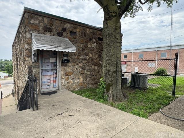 215 E Broadway Property Photo 32
