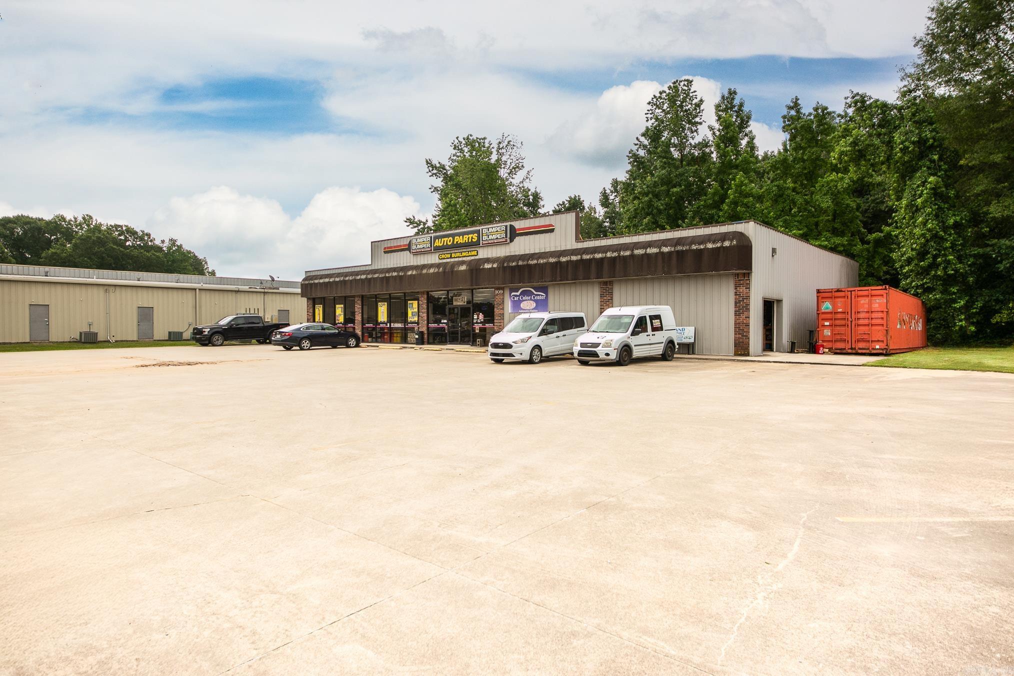 109 Plaza Boulevard Property Photo 2