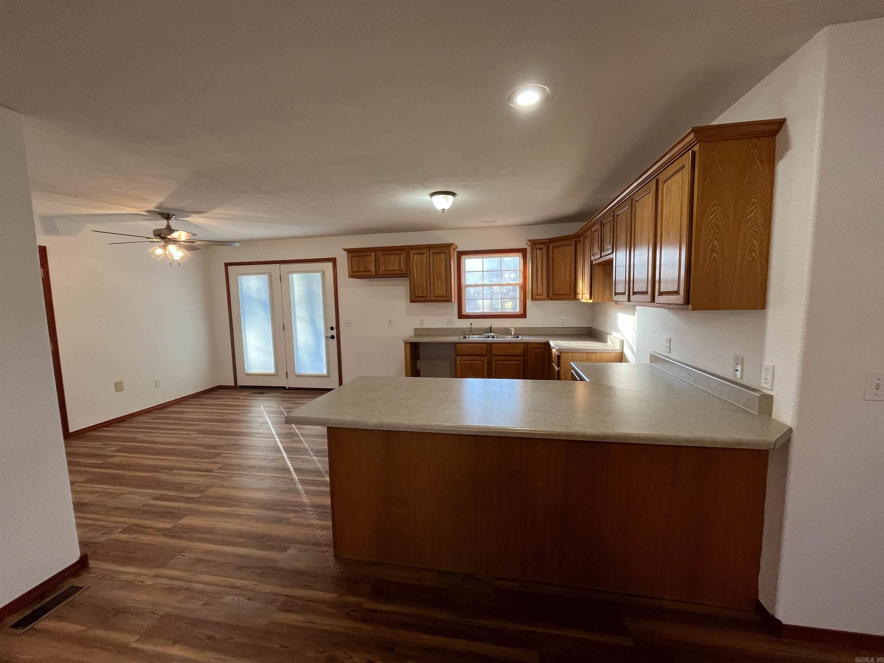 414 Regina Avenue Property Photo 5