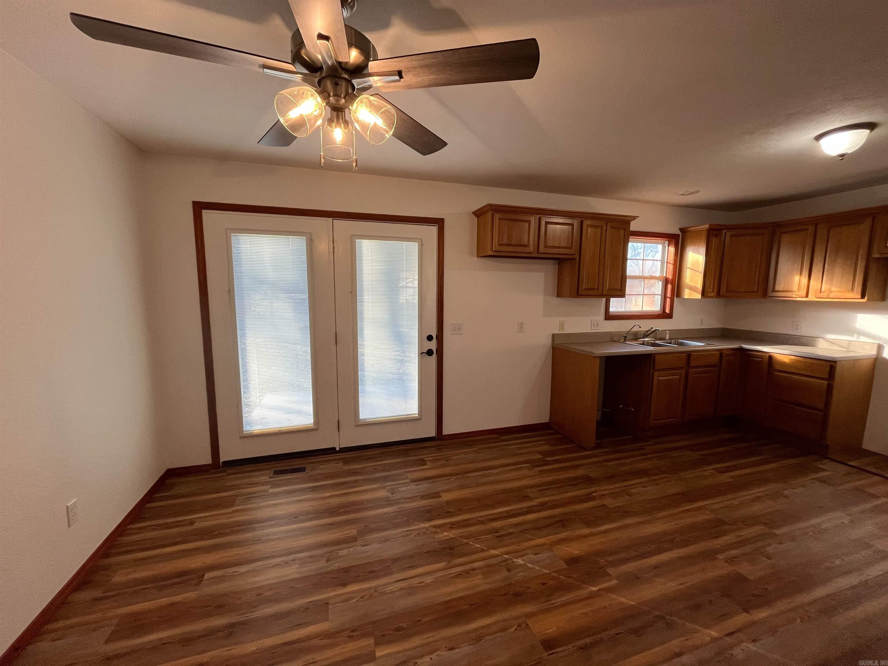 414 Regina Avenue Property Photo 6