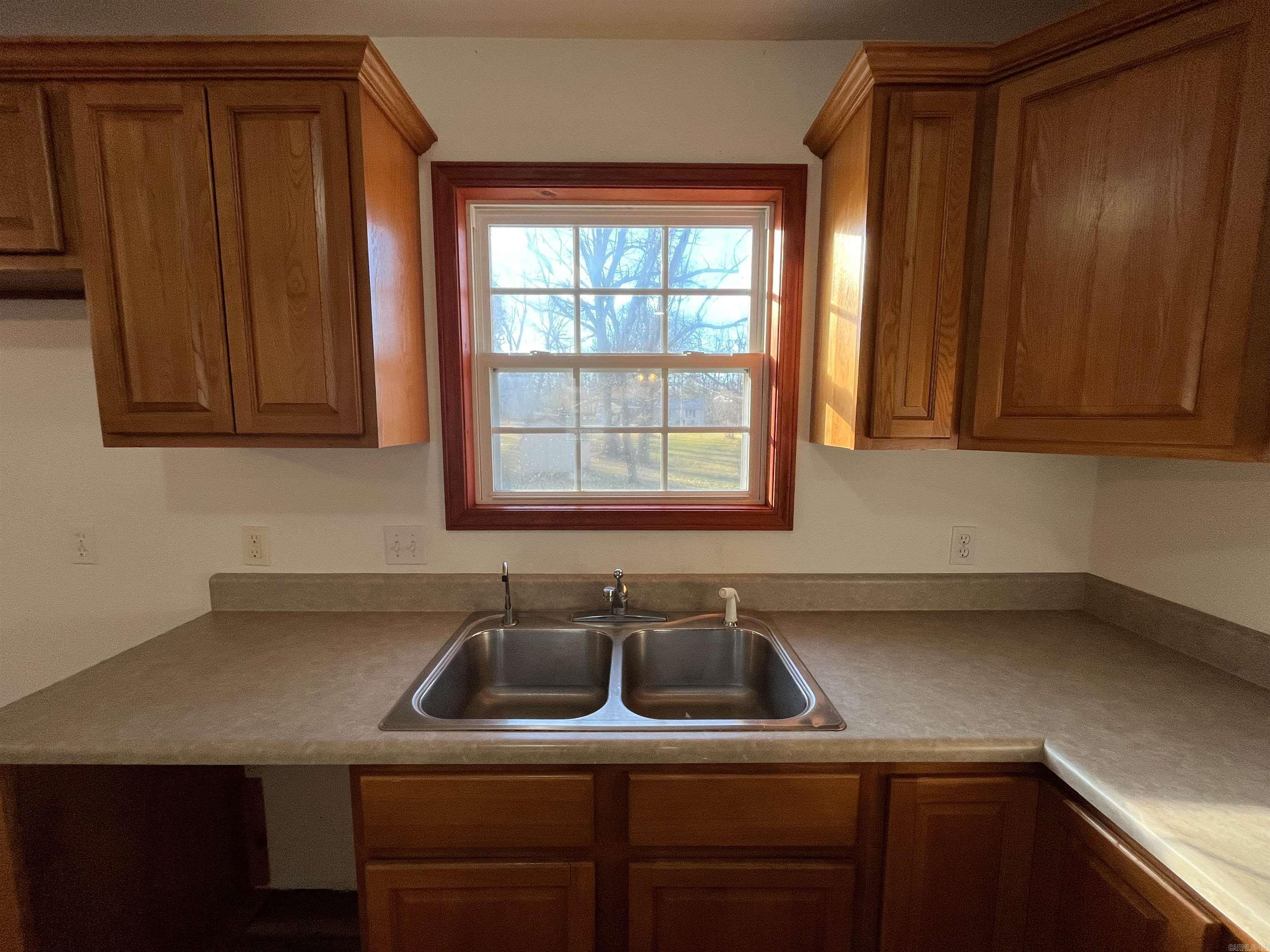 414 Regina Avenue Property Photo 9