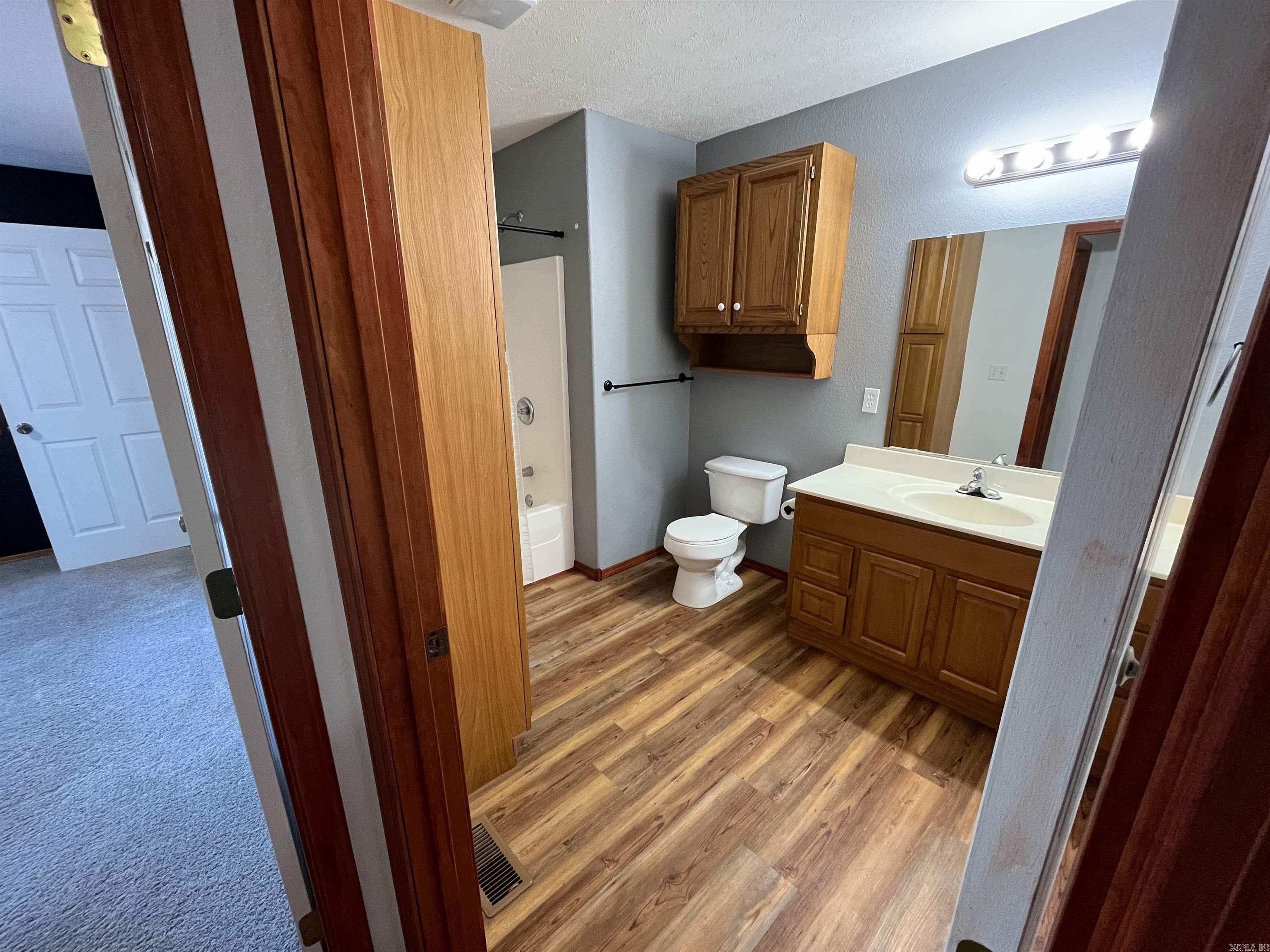 414 Regina Avenue Property Photo 15
