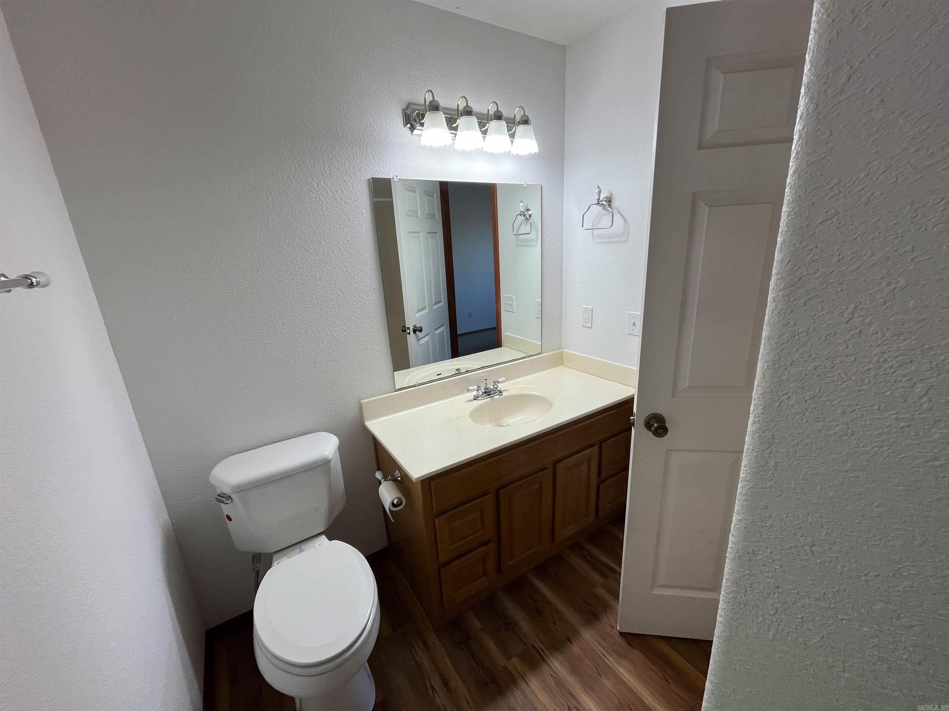 414 Regina Avenue Property Photo 25