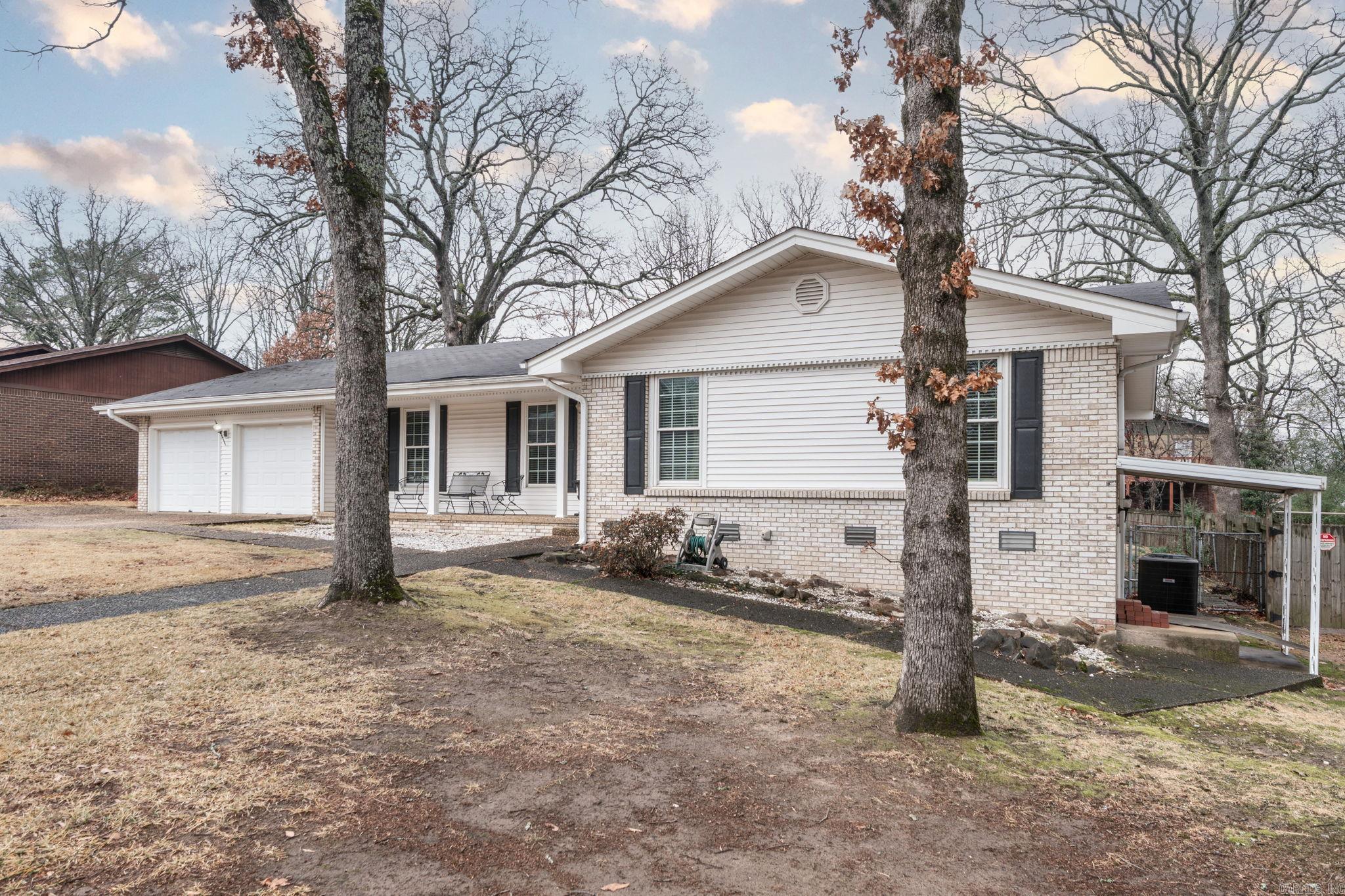 4005 Royal Oak Drive Property Photo 4