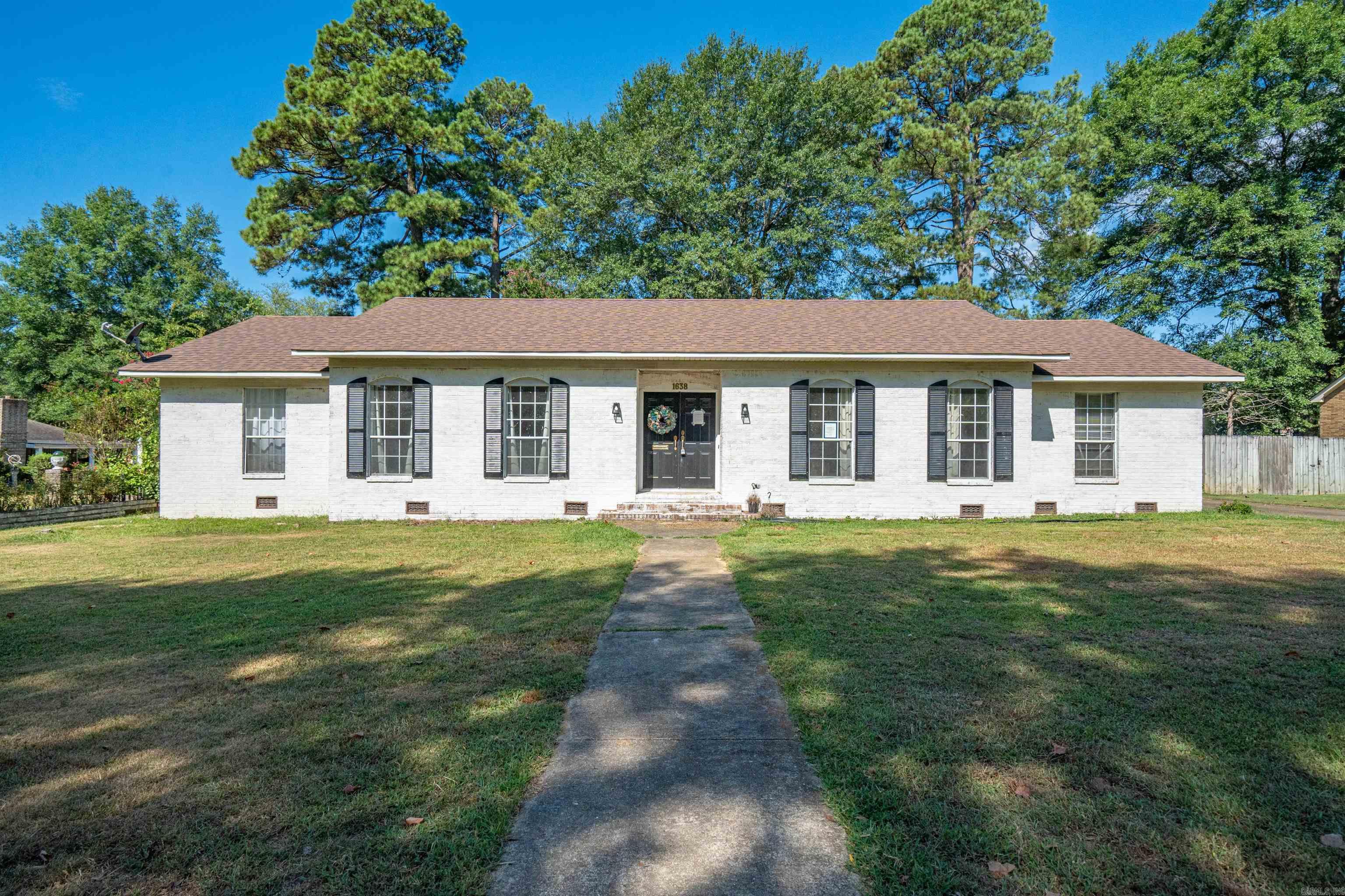 1638 Circle Drive Property Photo 1