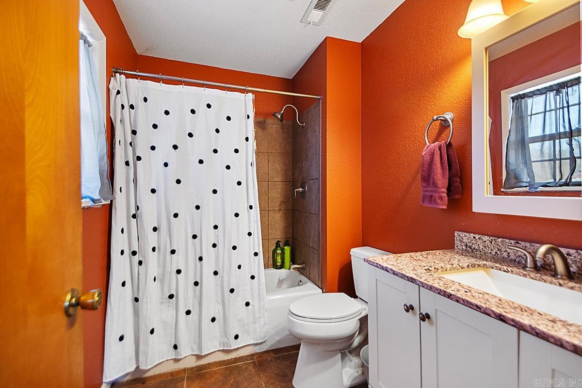 108 E 5th Avenue Property Photo 21