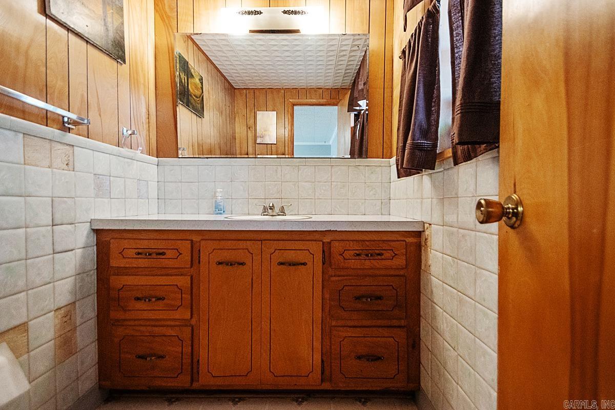 108 E 5th Avenue Property Photo 27