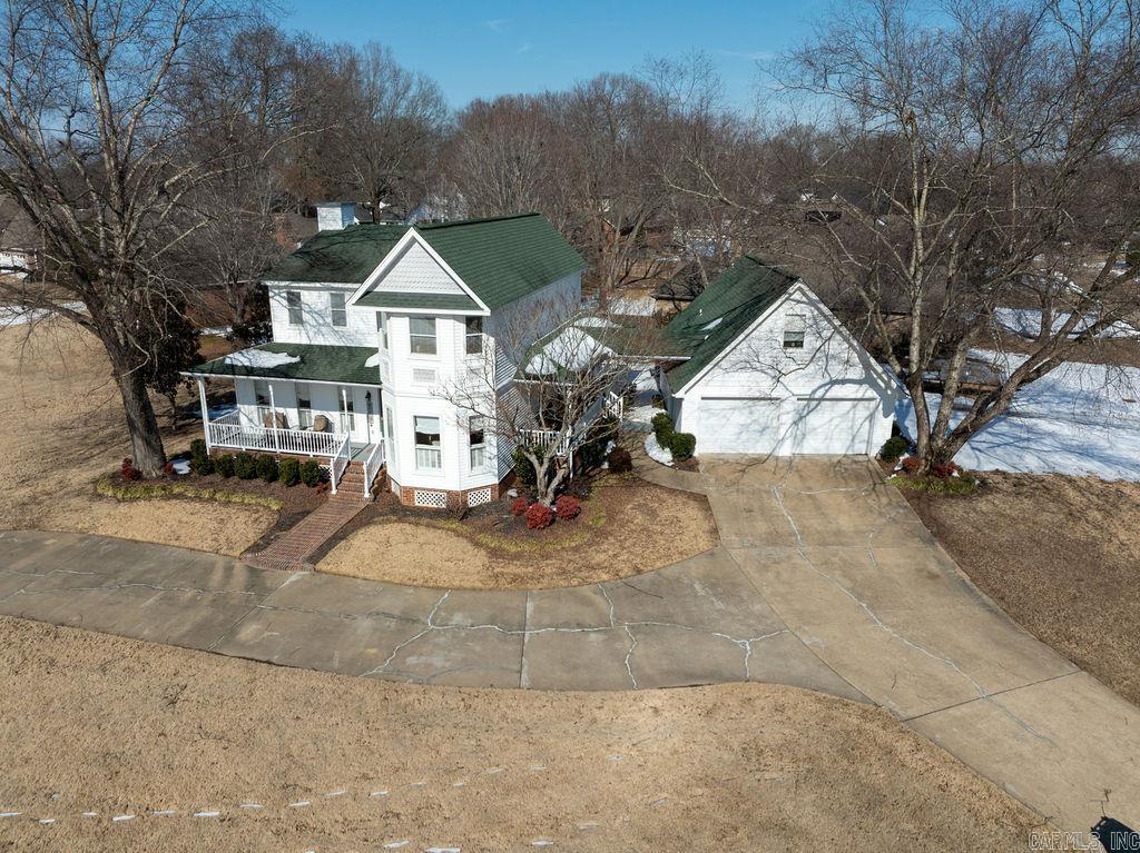 608 River Oaks Boulevard Property Photo 2