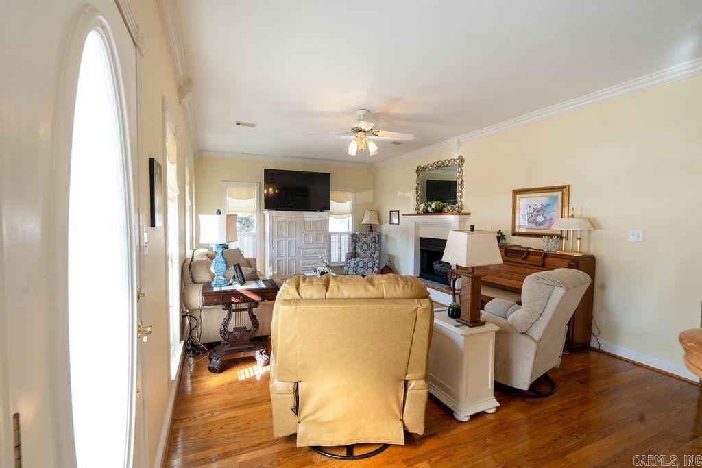 608 River Oaks Boulevard Property Photo 5