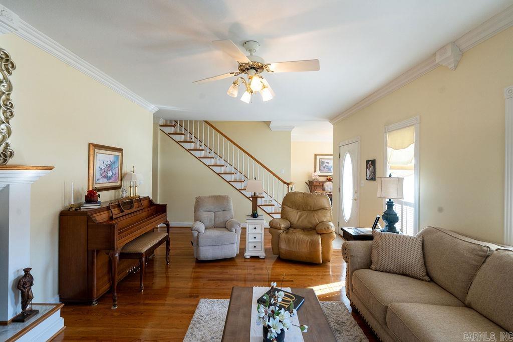 608 River Oaks Boulevard Property Photo 8