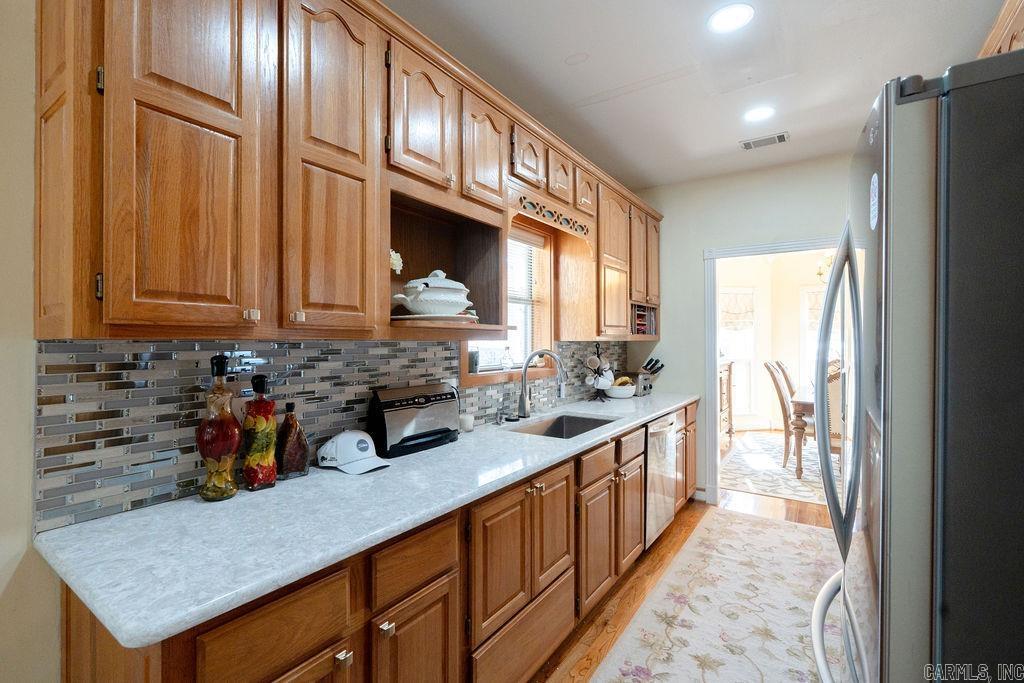 608 River Oaks Boulevard Property Photo 13