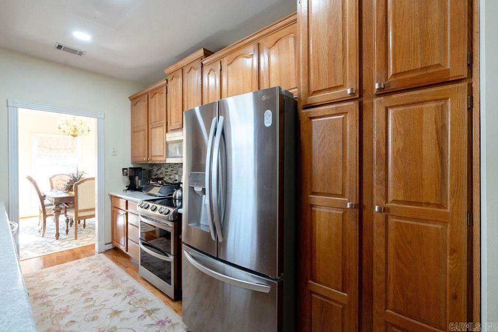 608 River Oaks Boulevard Property Photo 14