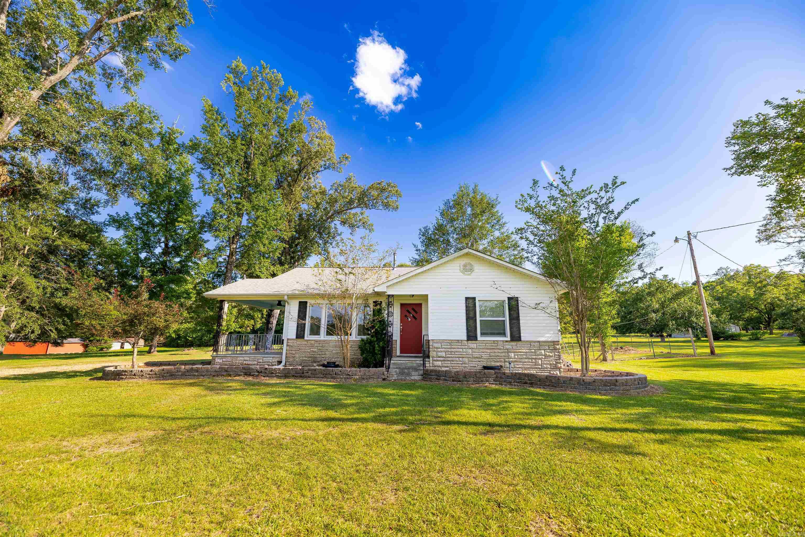 1515 Carroll Rd Property Photo 1