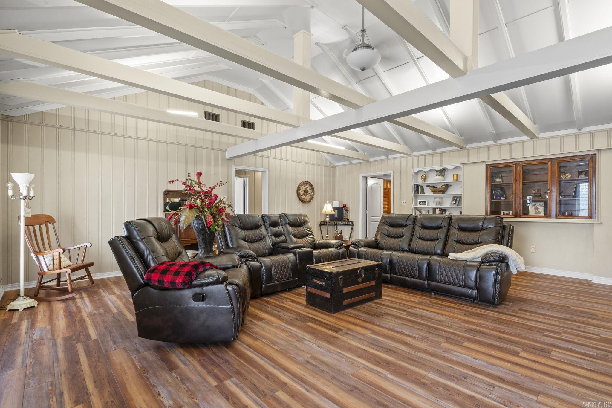 10221 Lanehart Road Property Photo 4