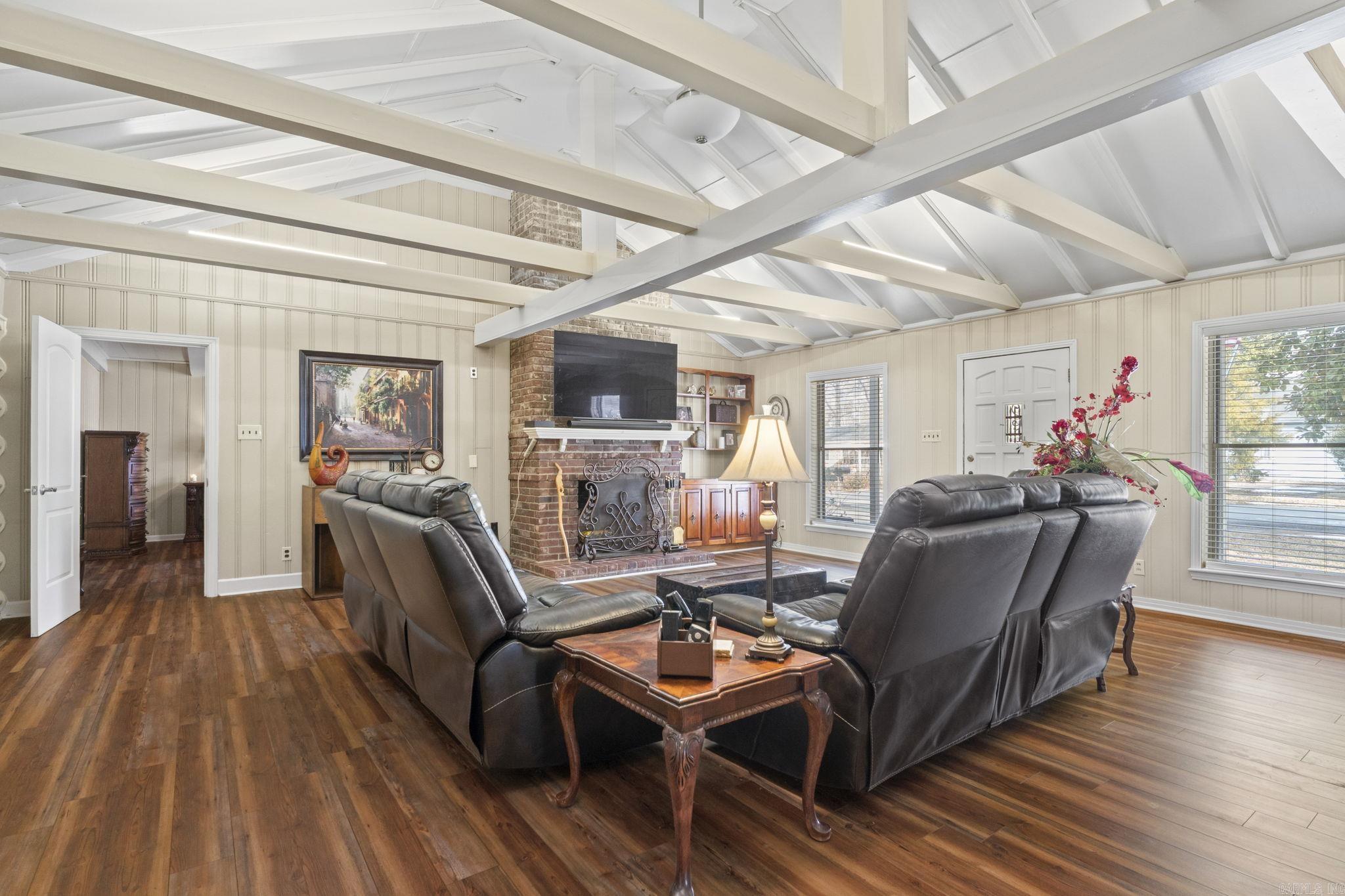 10221 Lanehart Road Property Photo 6