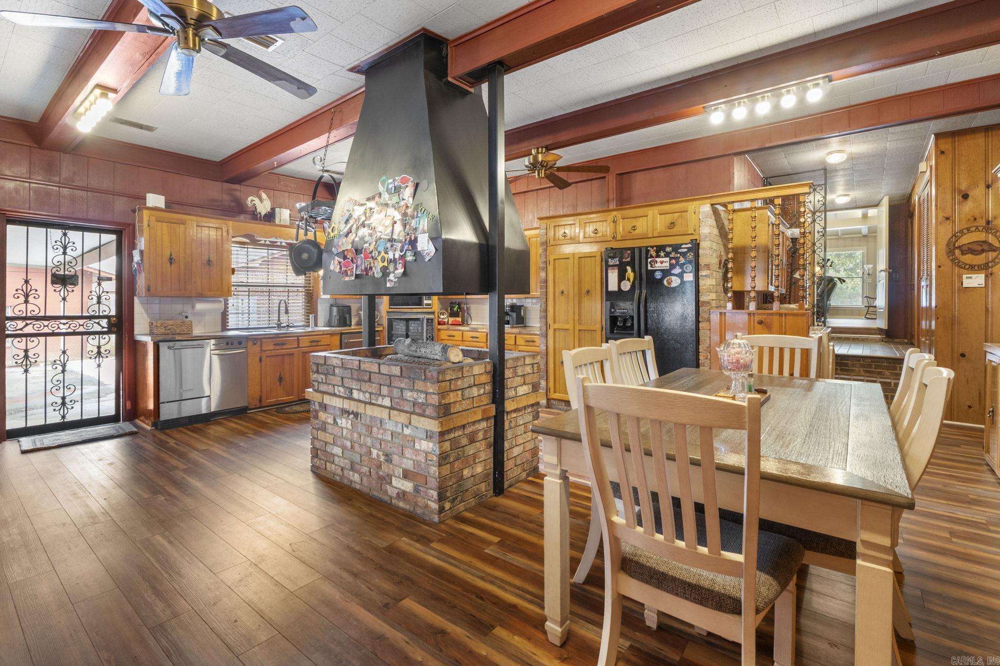 10221 Lanehart Road Property Photo 8