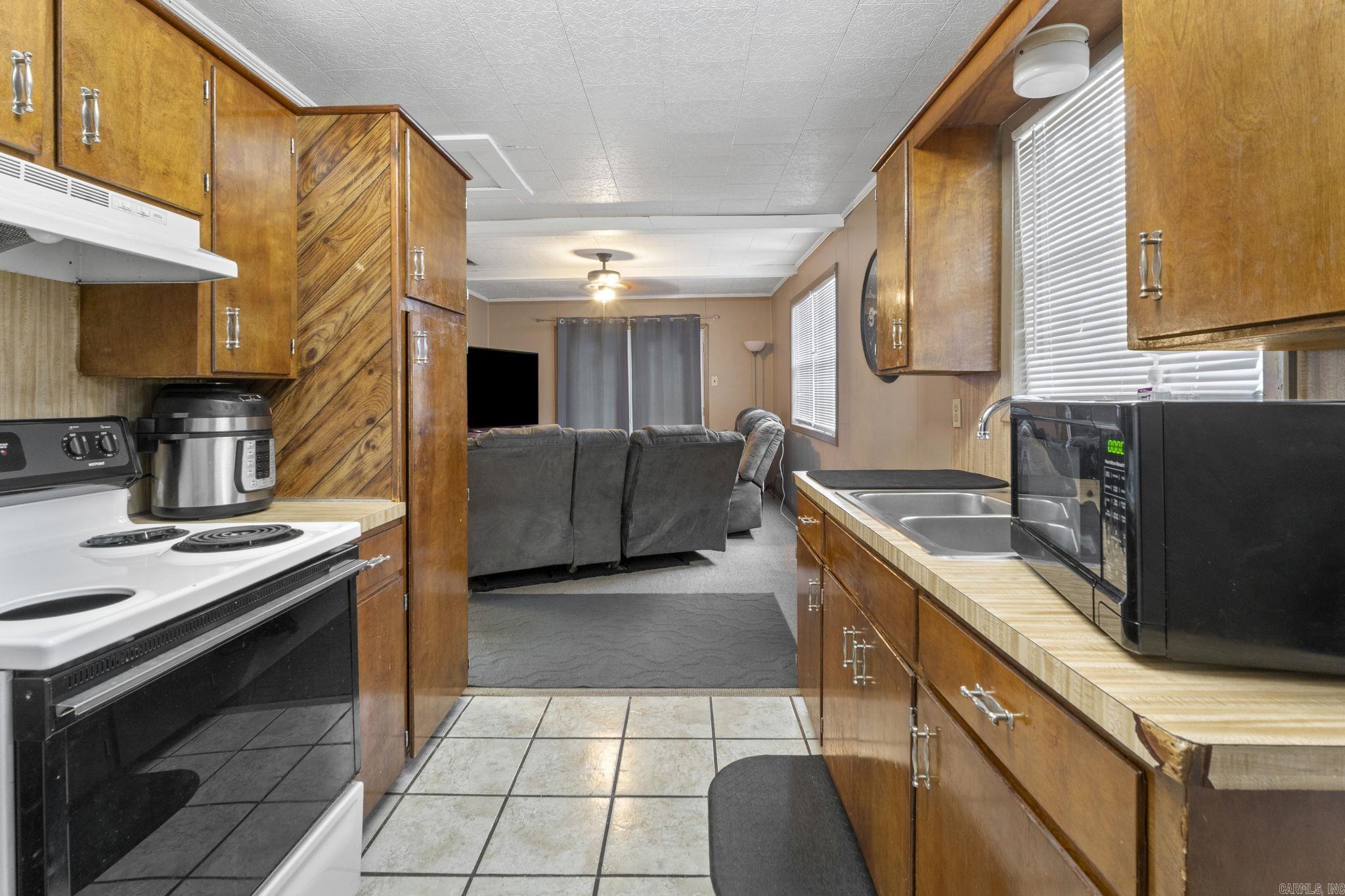 10223 Lanehart Road Property Photo 7