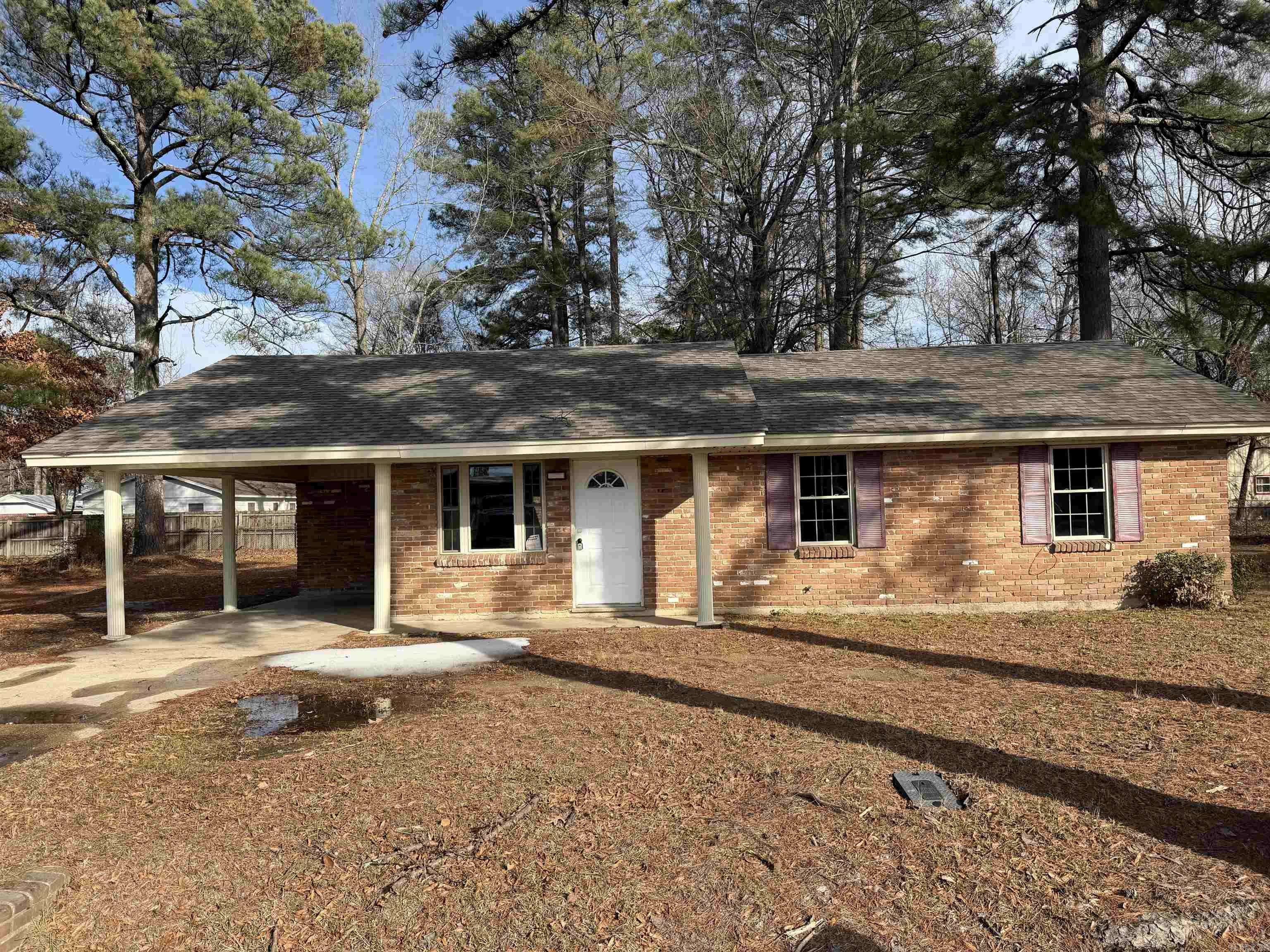 3119 S Catalpa Property Photo 1
