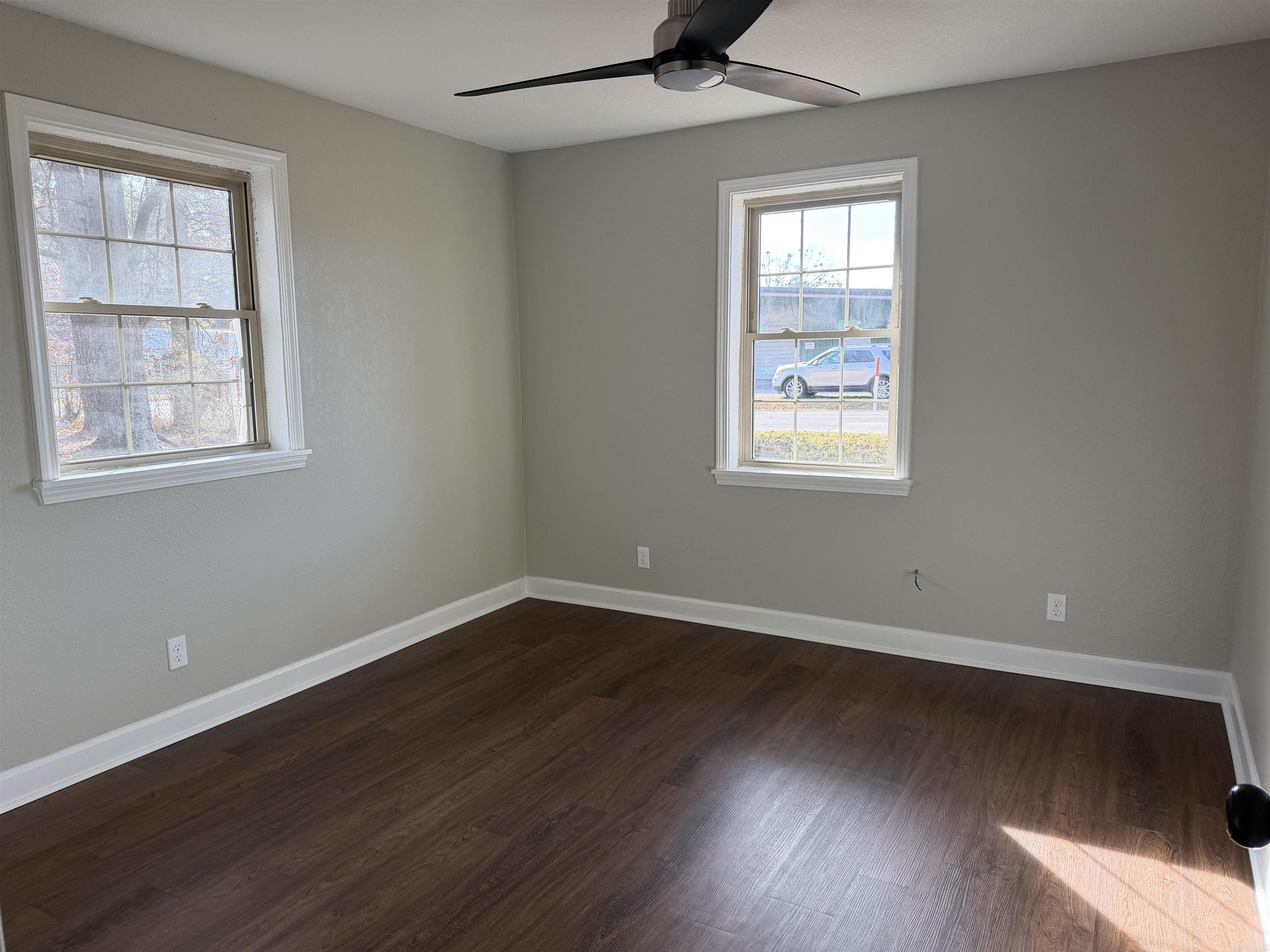 3119 S Catalpa Property Photo 14