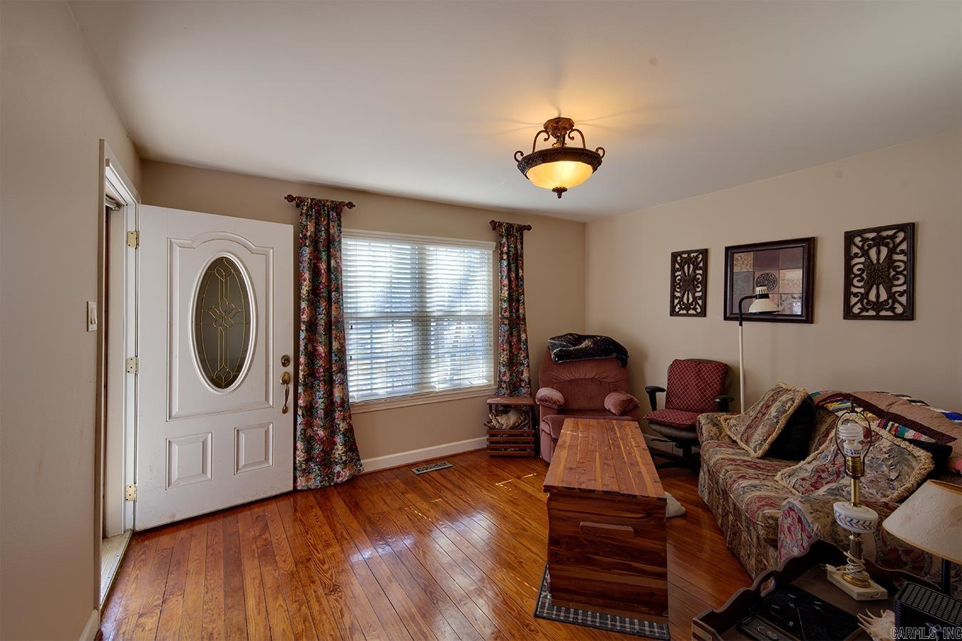 602 E Sevier St Property Photo 5