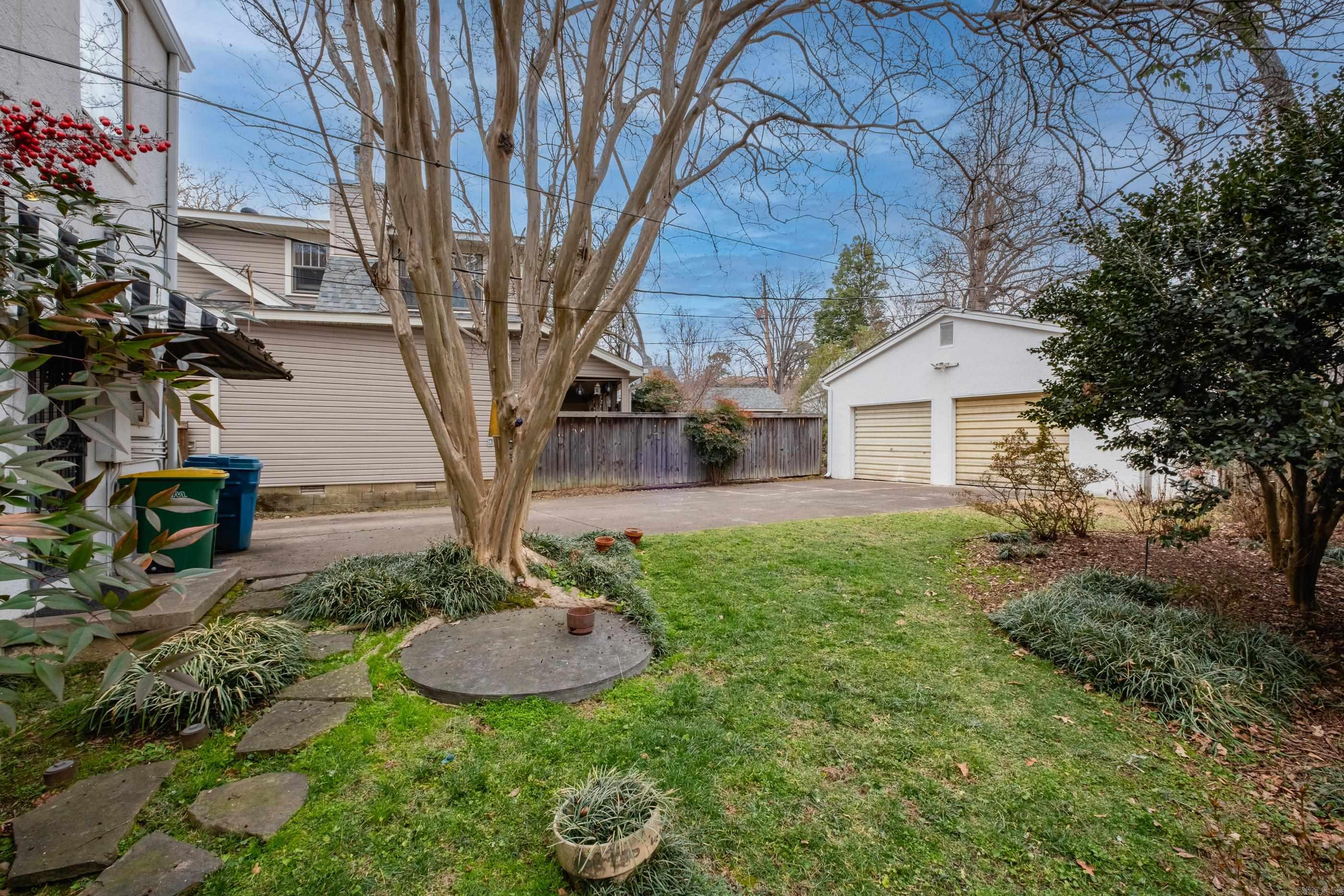 4820 Crestwood Drive Property Photo 9