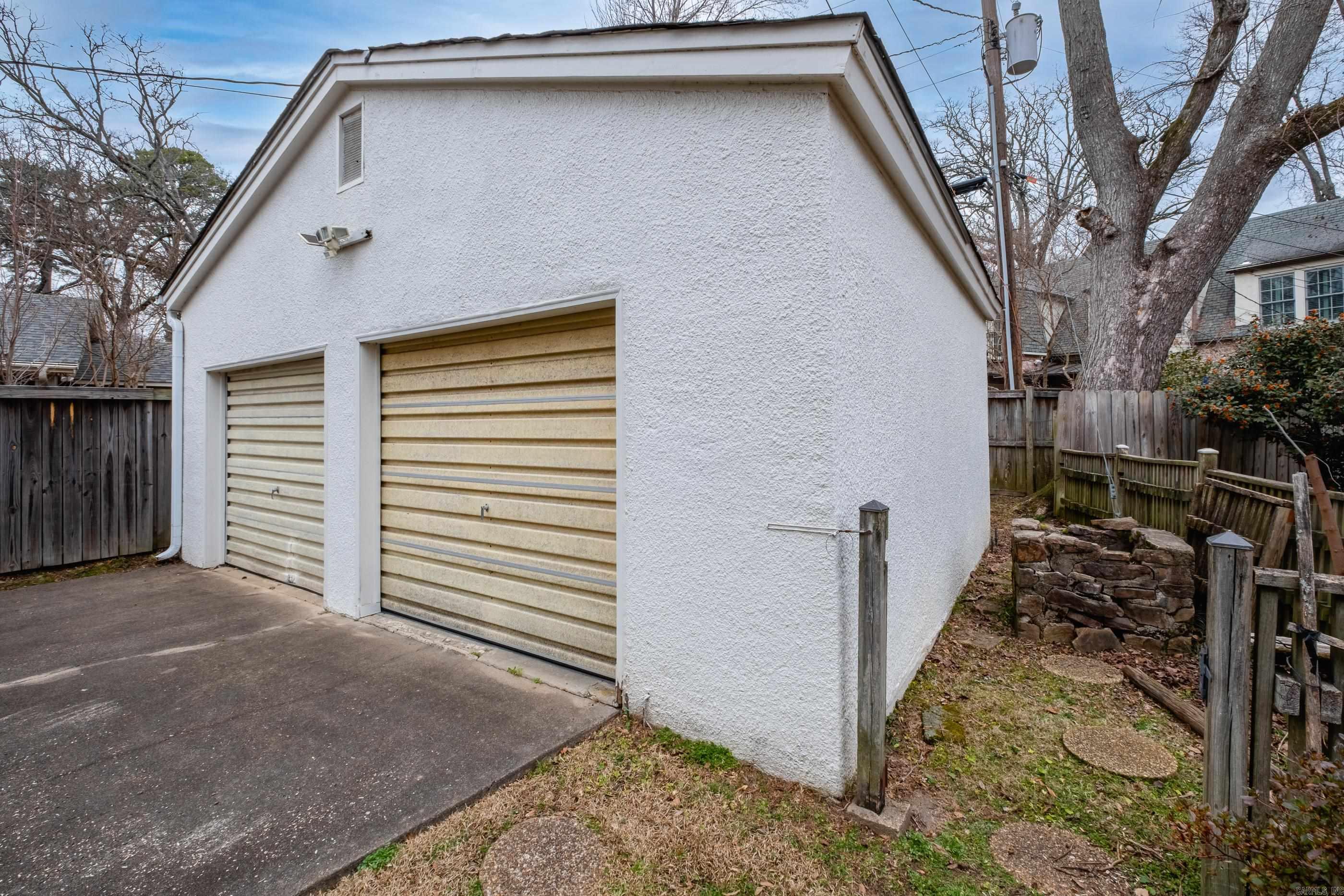 4820 Crestwood Drive Property Photo 11