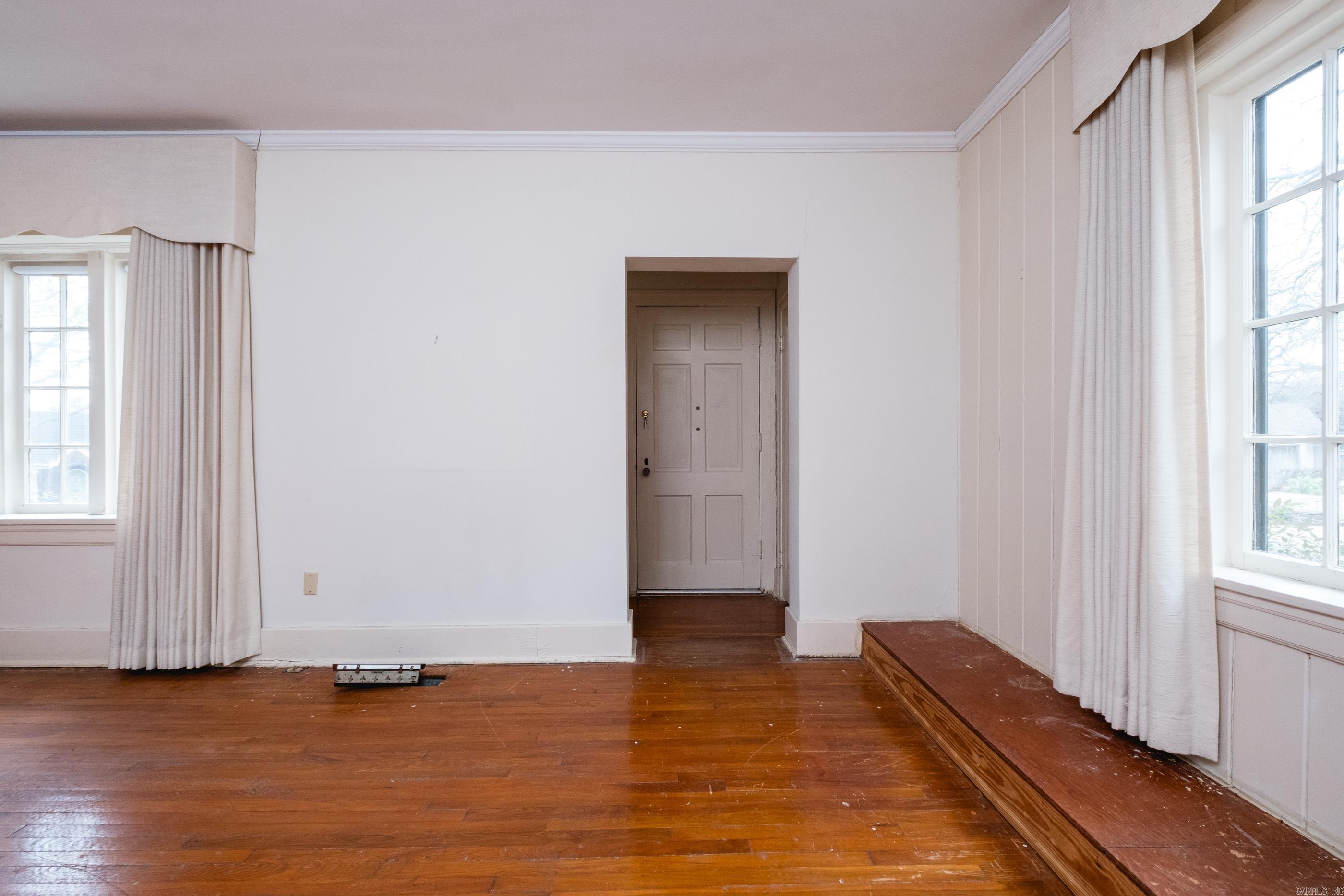 4820 Crestwood Drive Property Photo 12