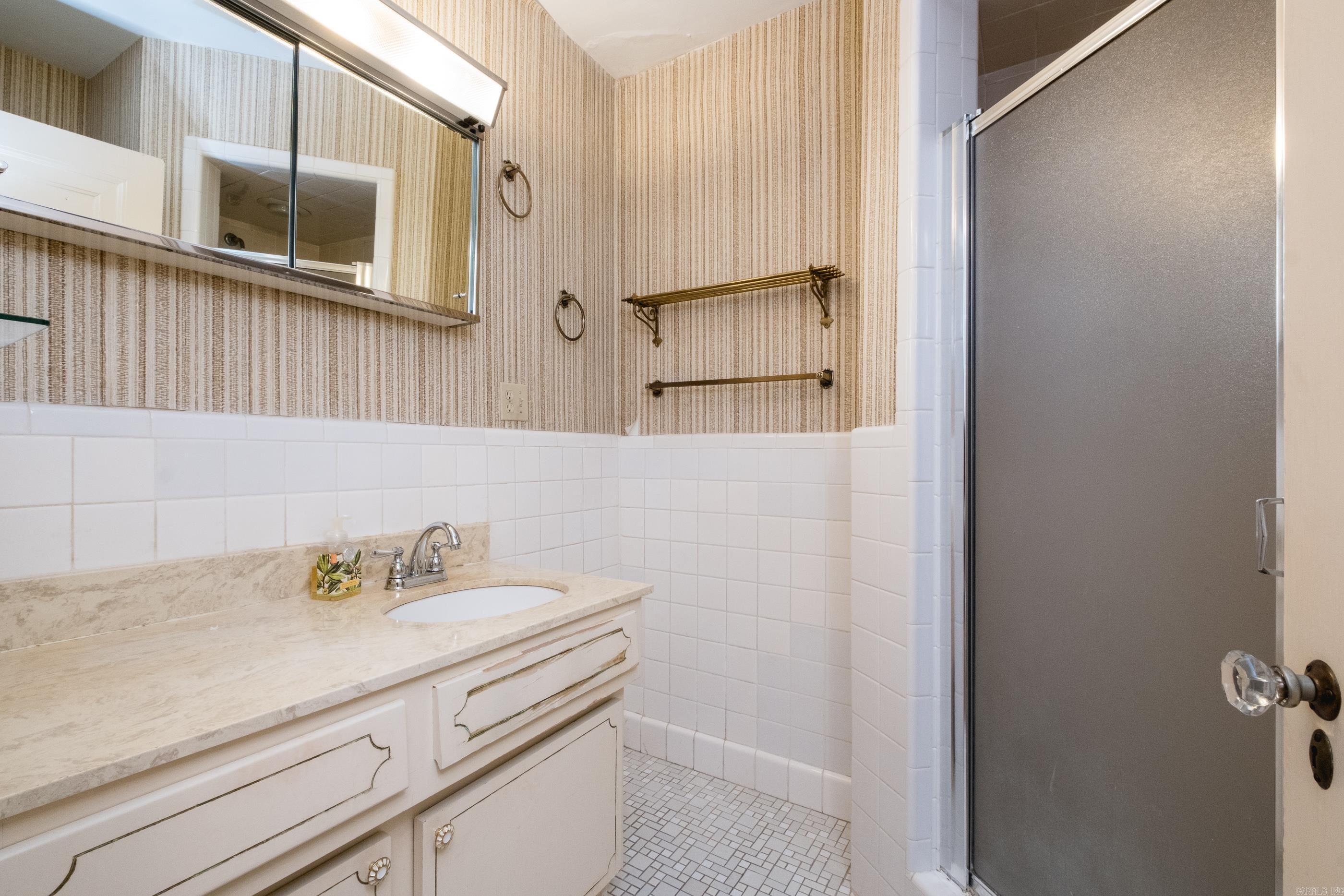 4820 Crestwood Drive Property Photo 34