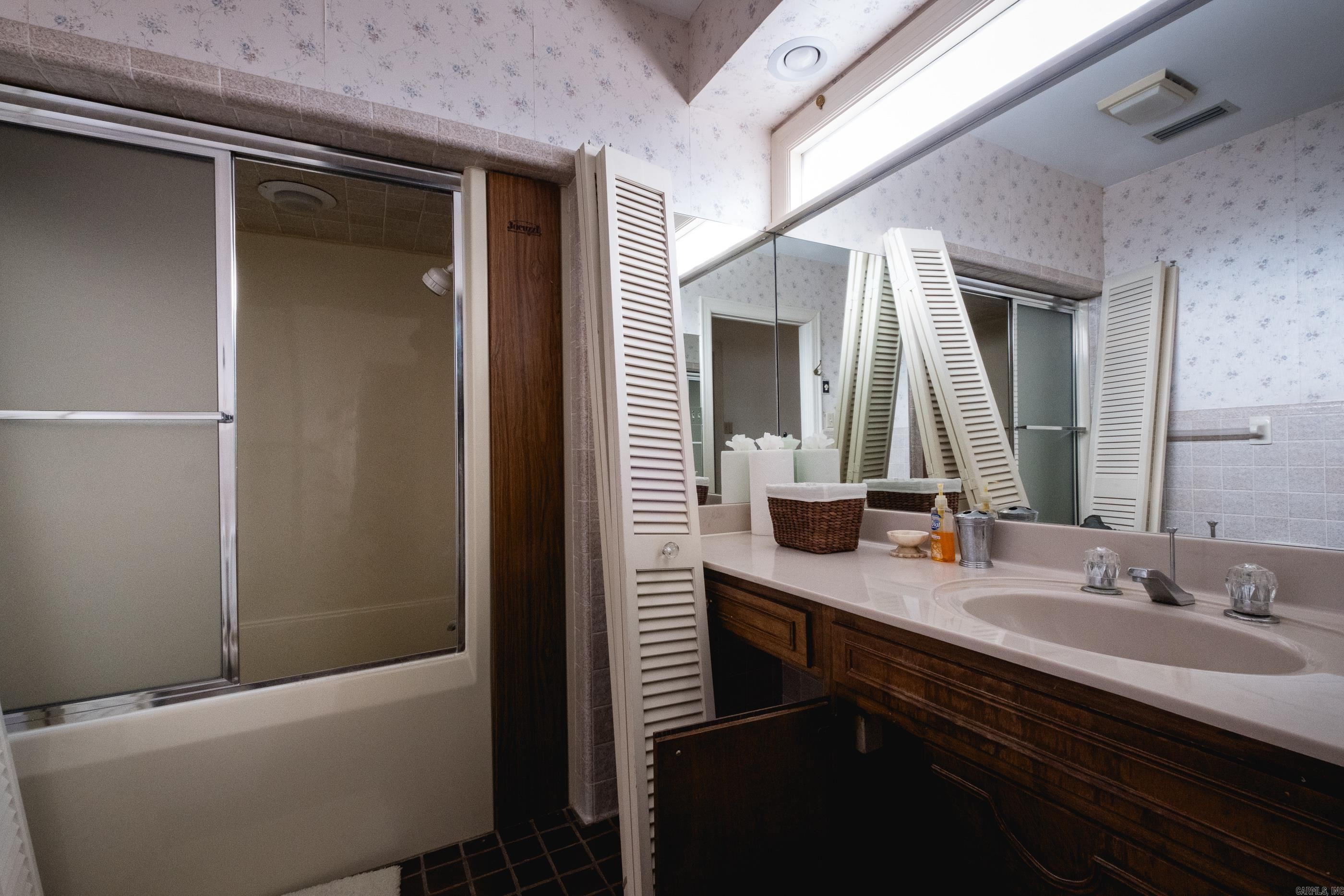 4820 Crestwood Drive Property Photo 41