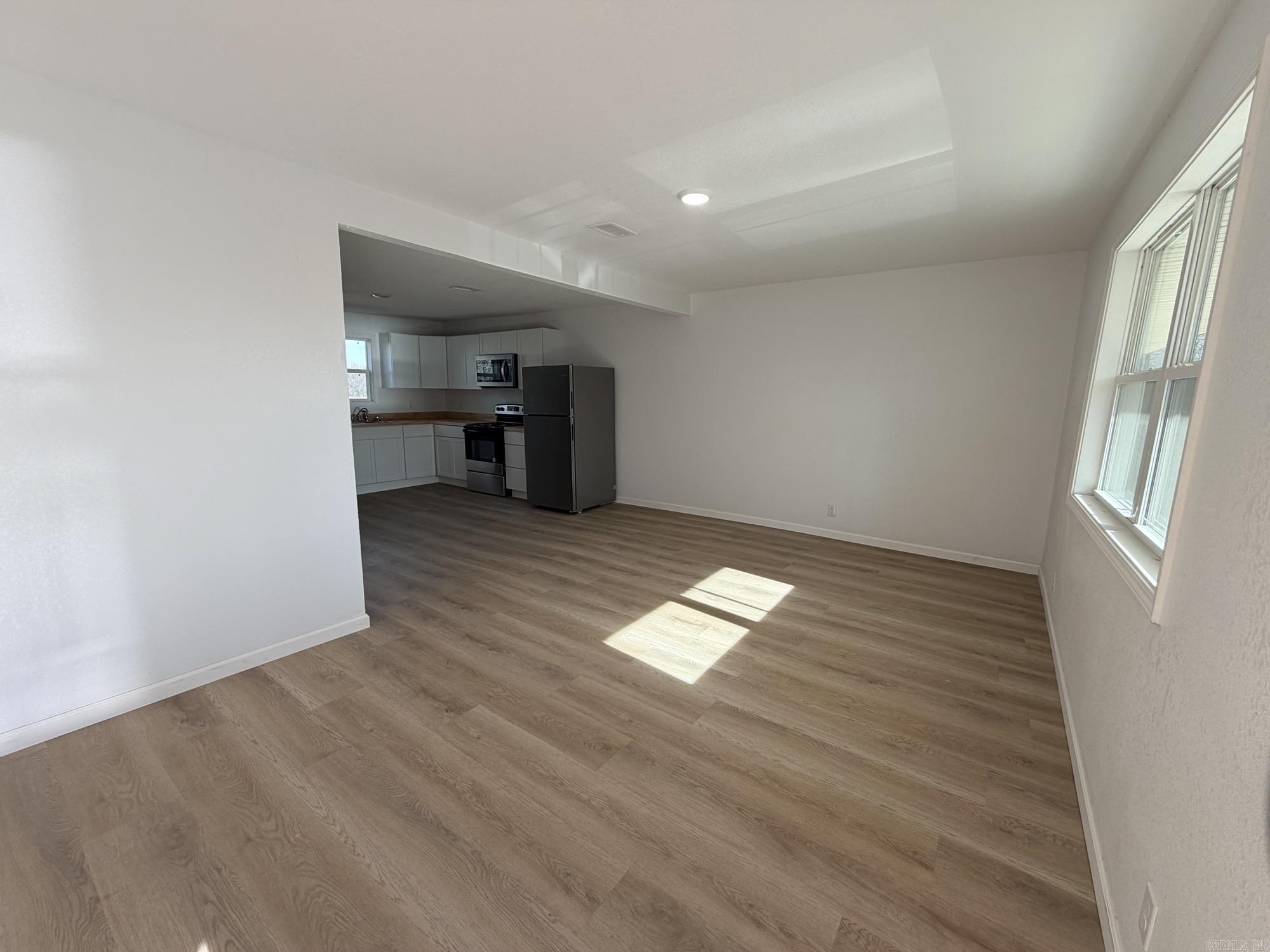 1205 W Hunt St Property Photo 2